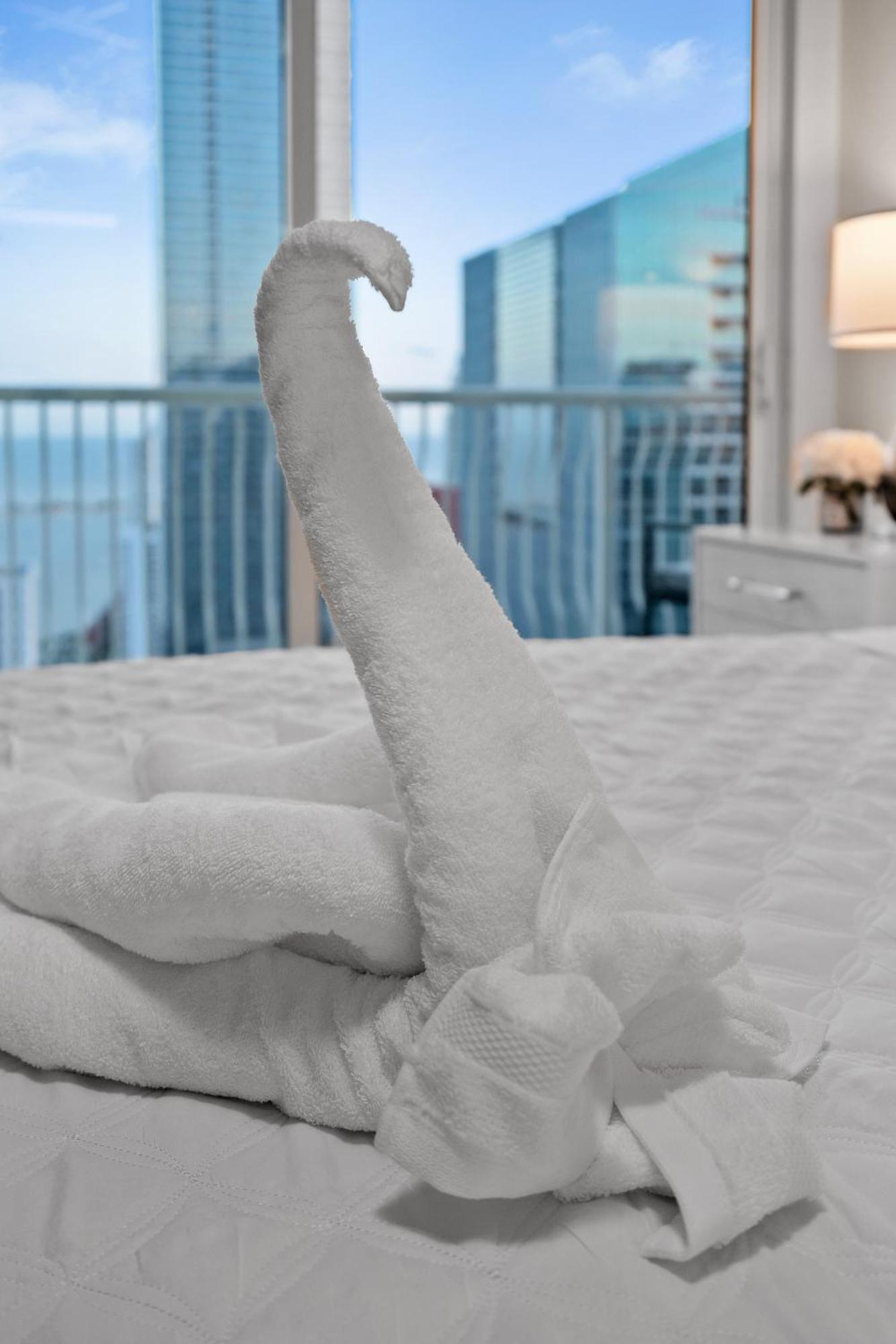 Beautiful 1 Bedroom Overlooking The Ocean And Downtown Brickell * Miami