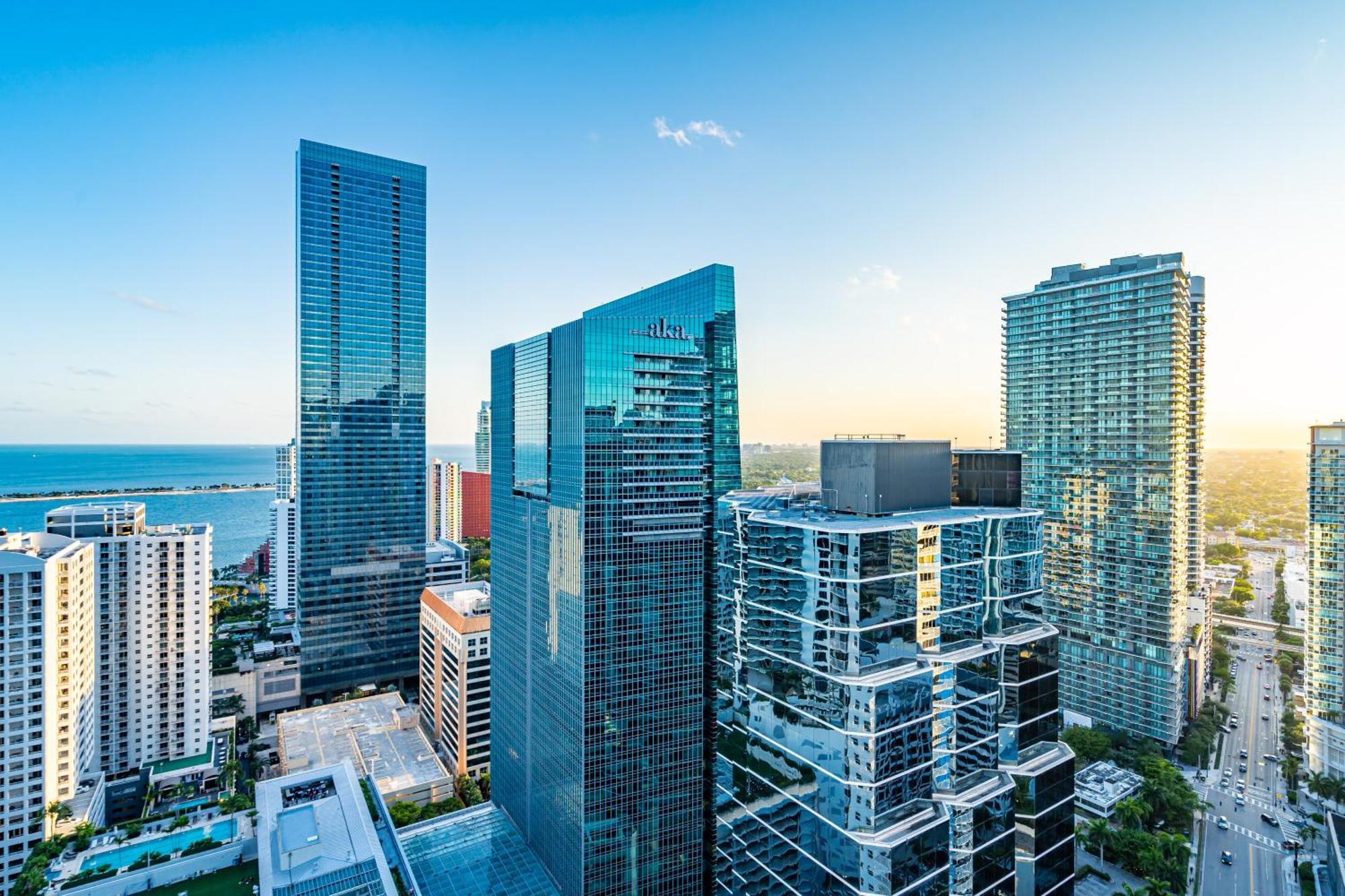 Beautiful 1 Bedroom Overlooking The Ocean And Downtown Brickell Apartment *