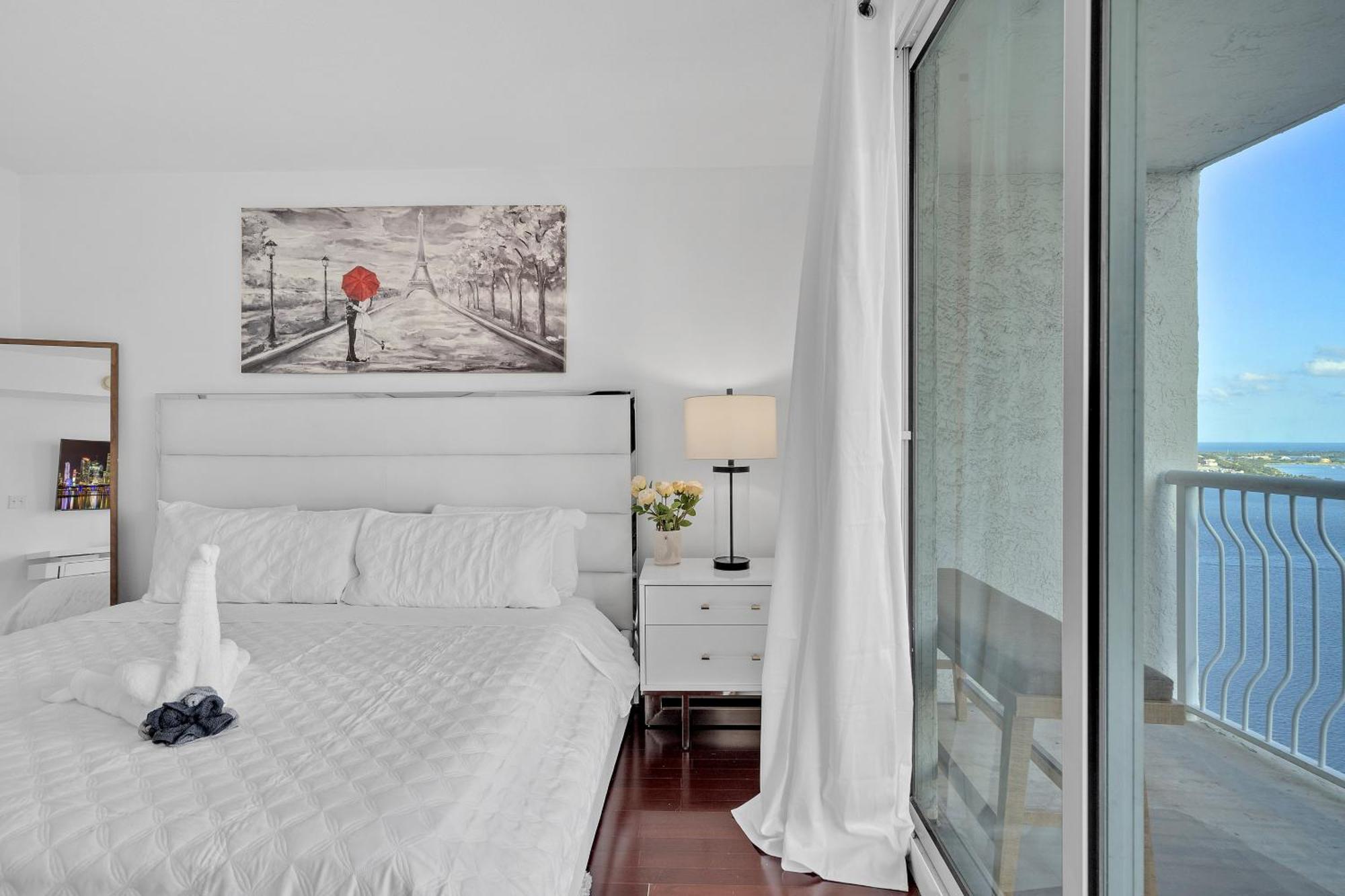 Beautiful 1 Bedroom Overlooking The Ocean And Downtown Brickell Apartment Miami