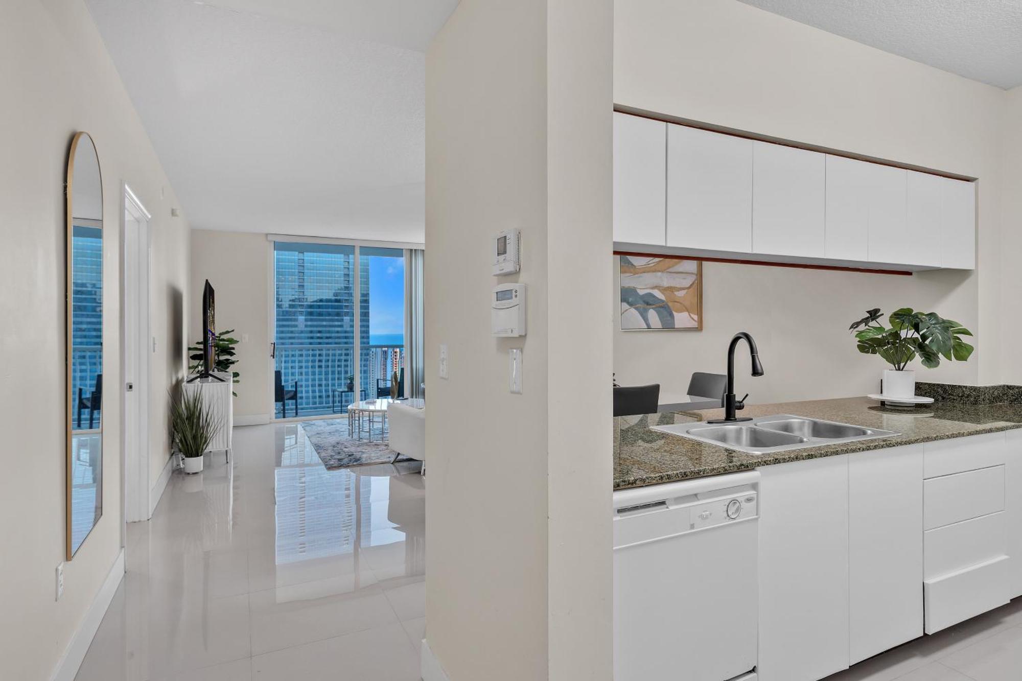 Apartment Beautiful 1 Bedroom Overlooking The Ocean And Downtown Brickell Miami