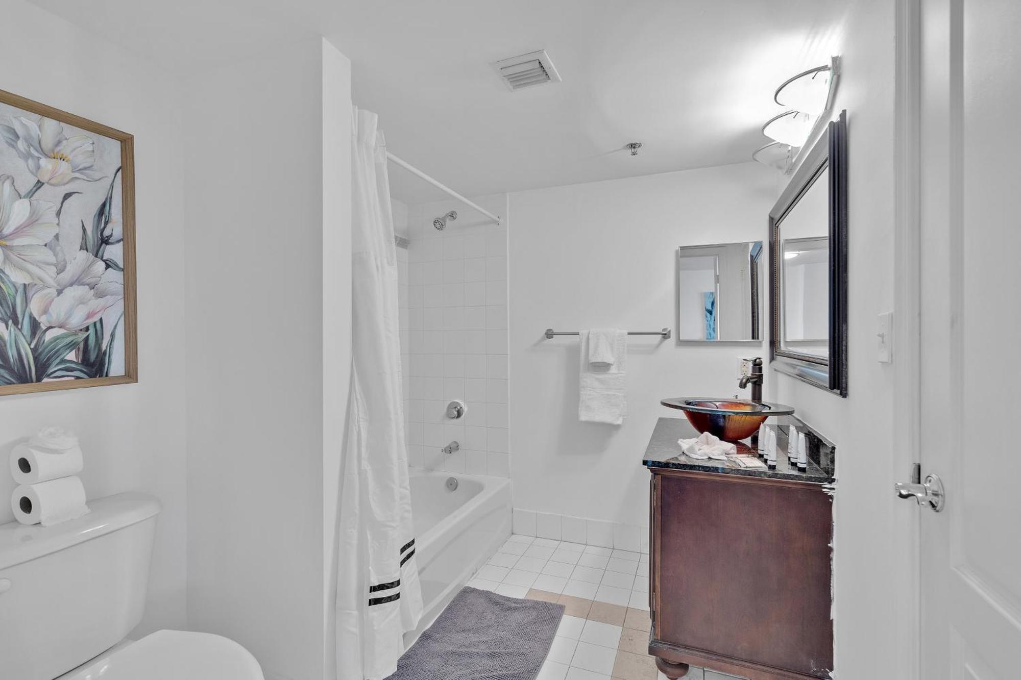 Beautiful 1 Bedroom Overlooking The Ocean And Downtown Brickell Apartment *