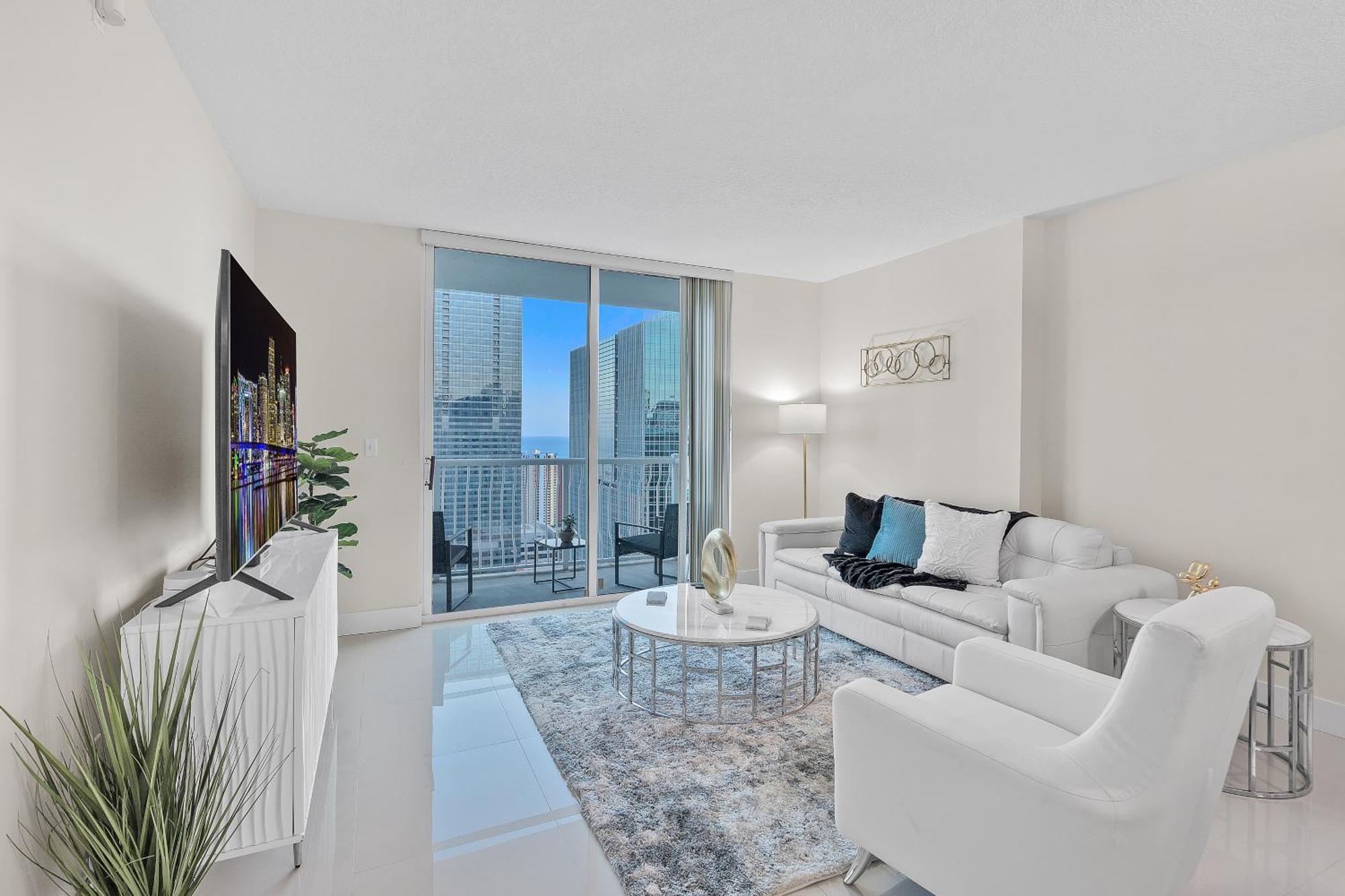 Beautiful 1 Bedroom Overlooking The Ocean And Downtown Brickell Apartment *