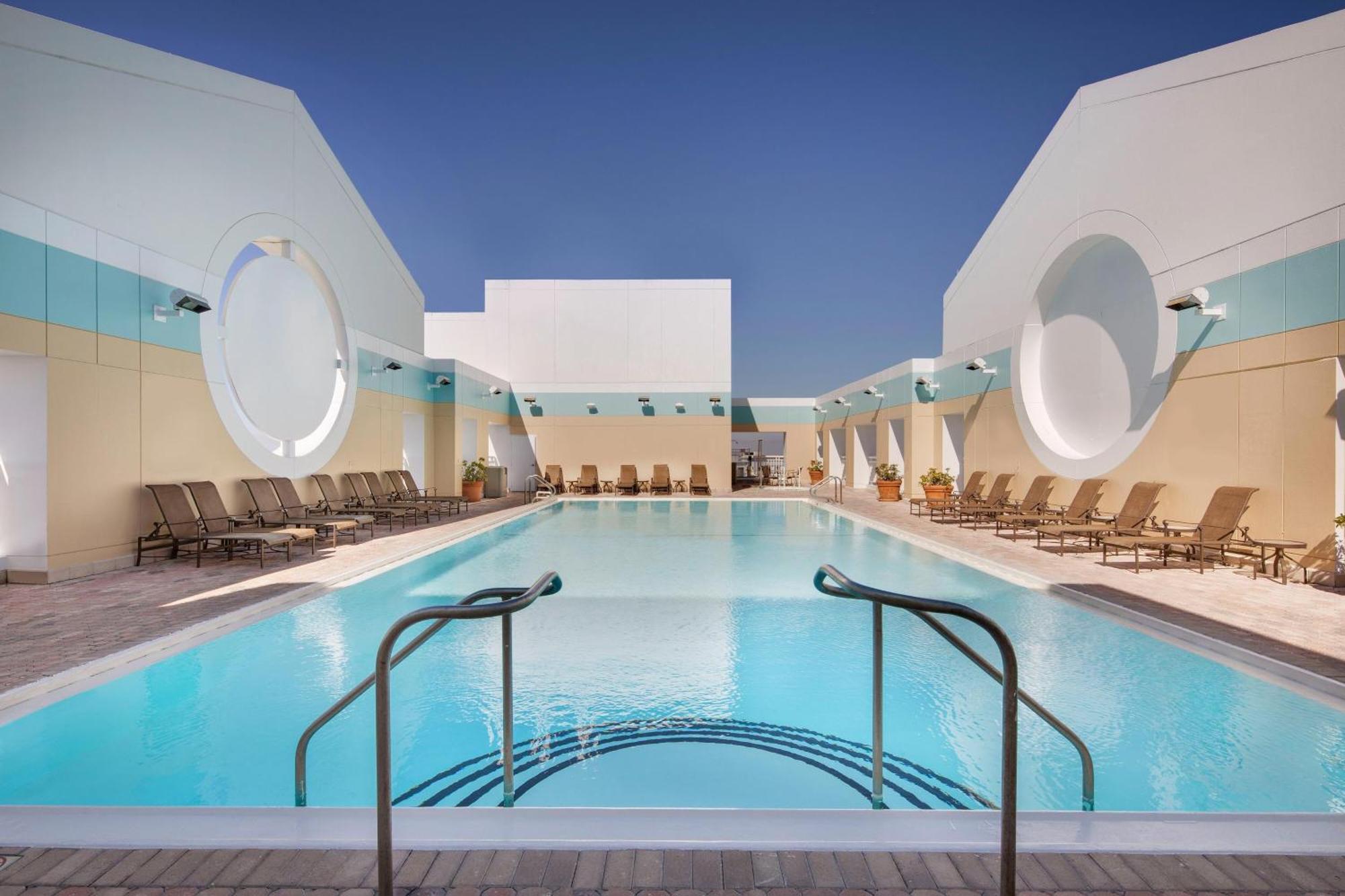 Sheraton Lauderdale West Hotel 4*