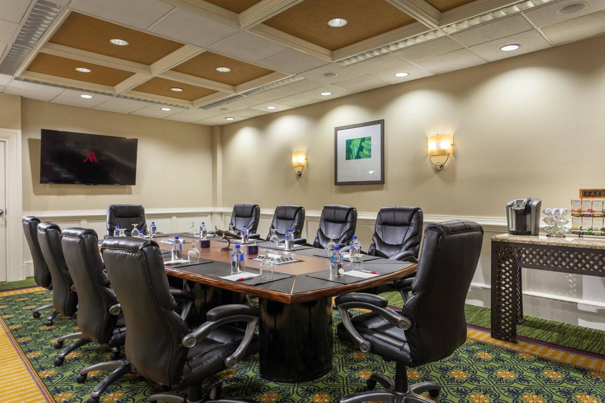 Hotel Airport Marriott 4*