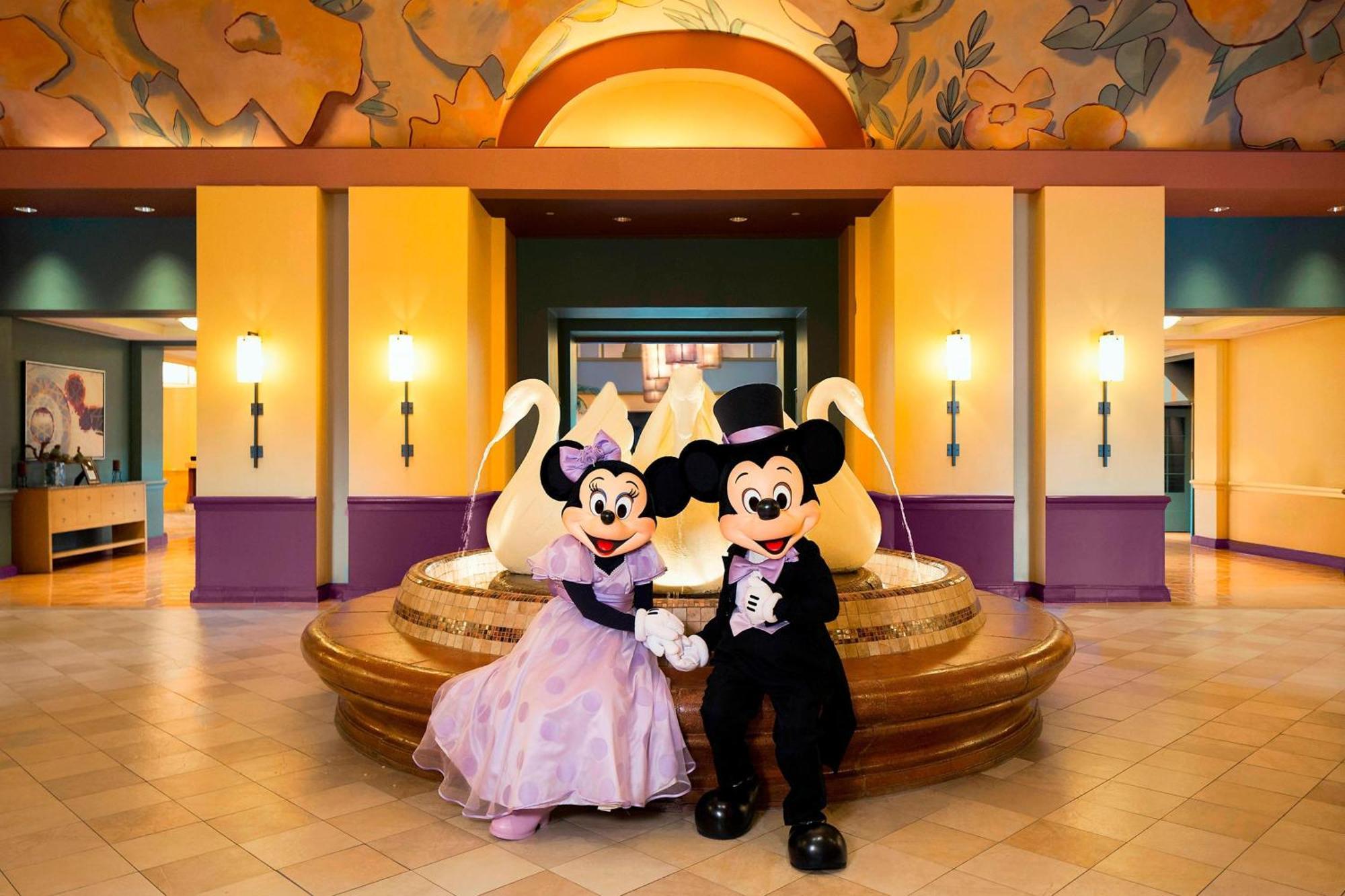 Walt World Dolphin Resort