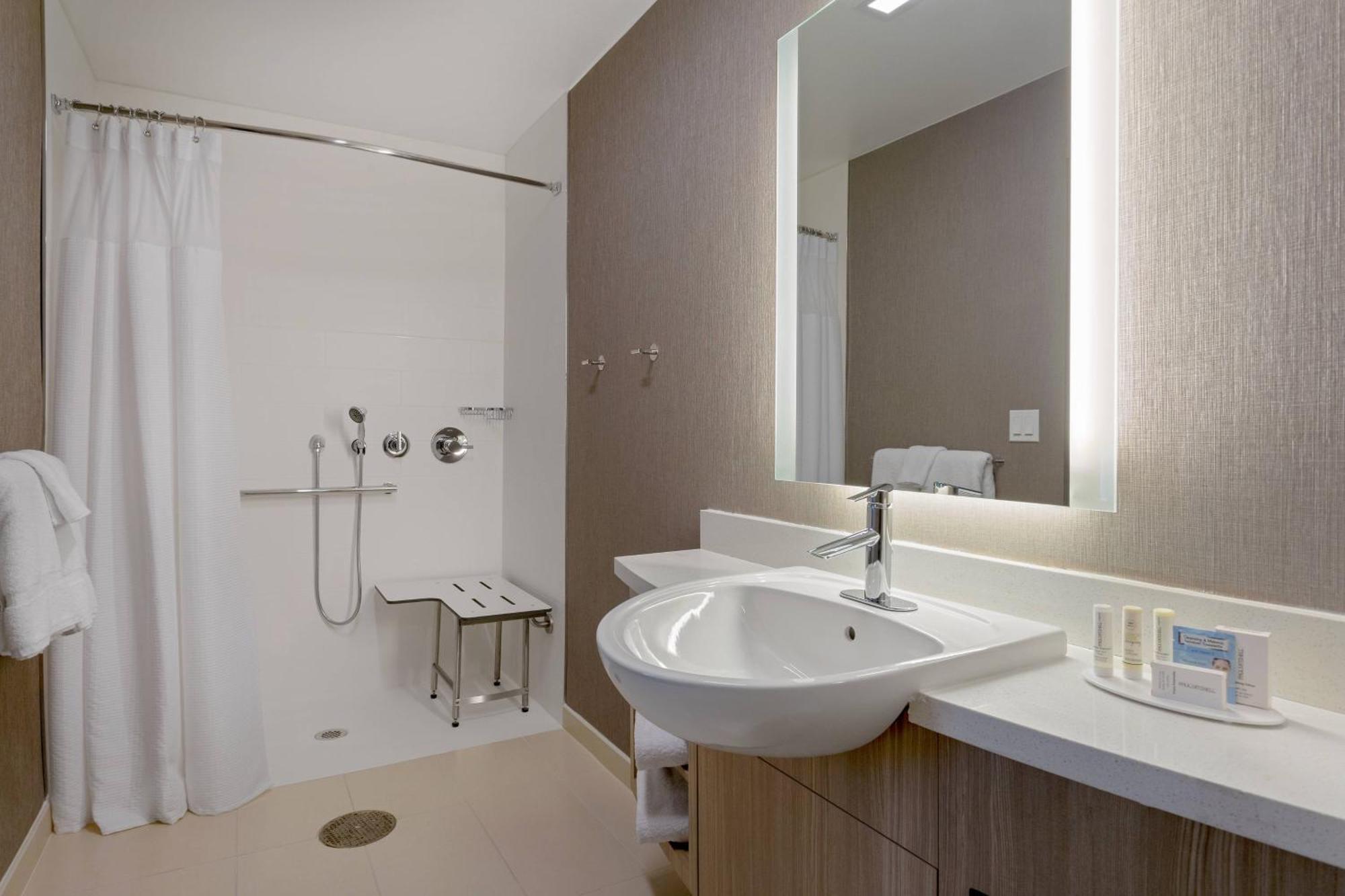 Springhill By Marriott Hotel 3*