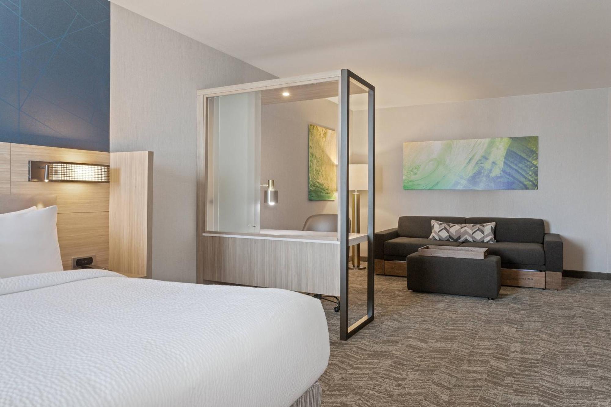 Springhill By Marriott Hotel