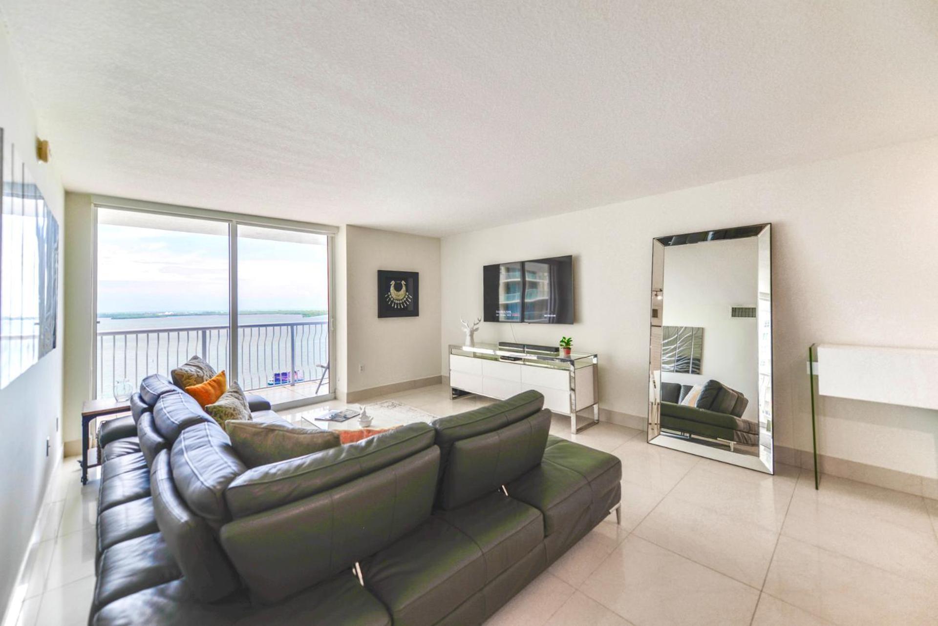 Apartment That Will Make Feel The Ocean Breeze Close Miami
