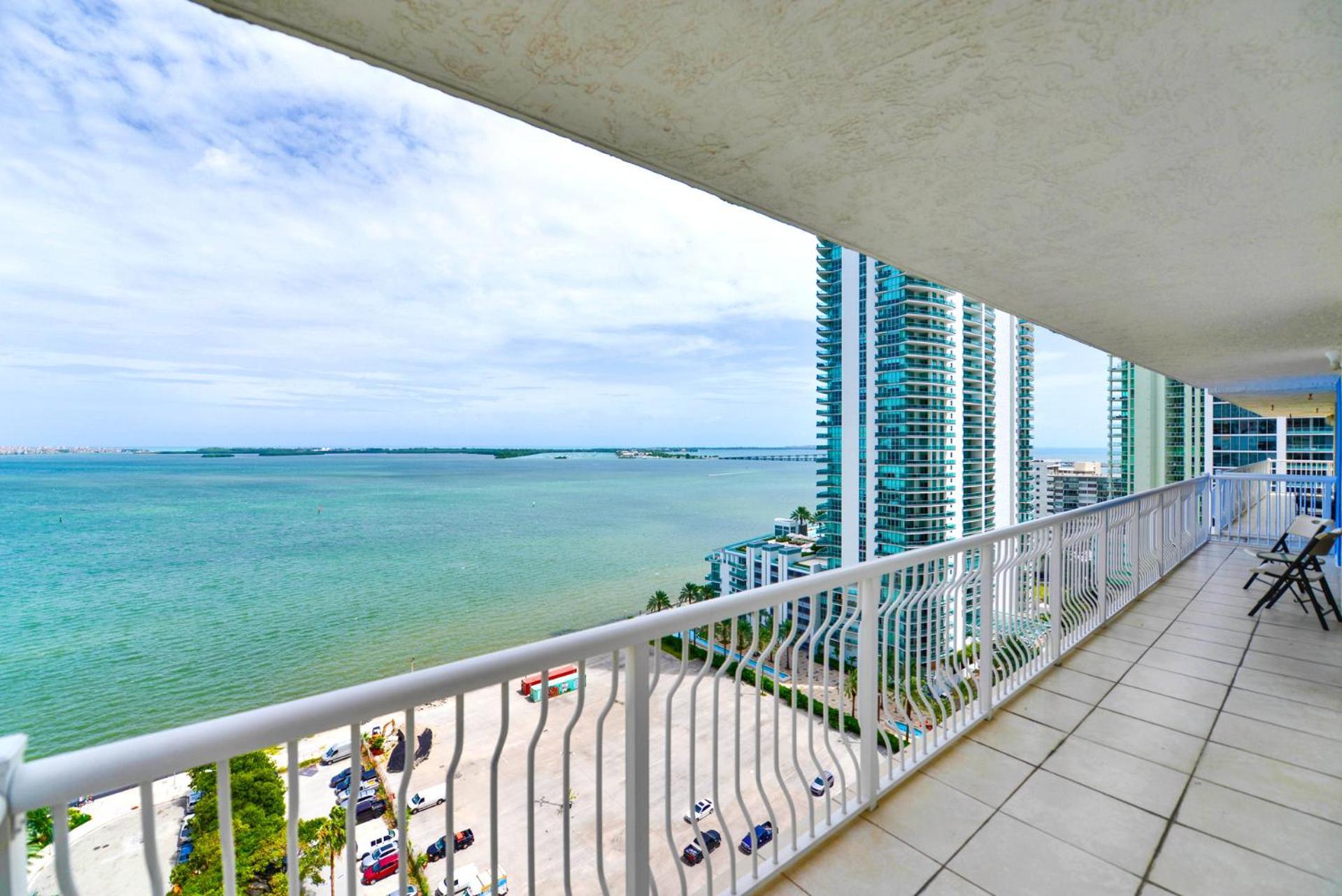 That Will Make Feel The Ocean Breeze Close Apartment Miami