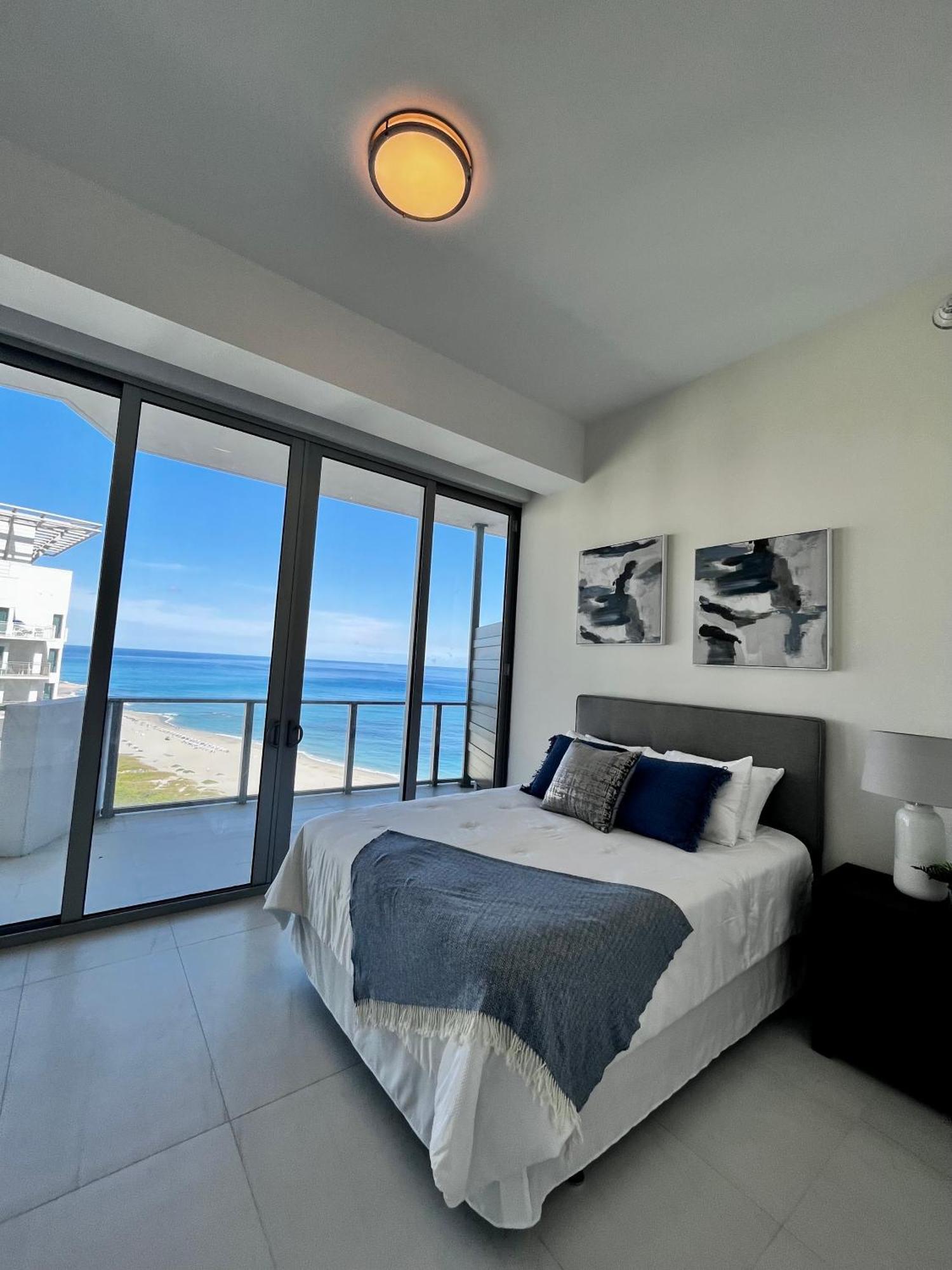 Ocean Views, Your Oasis Awaits Riviera Beach