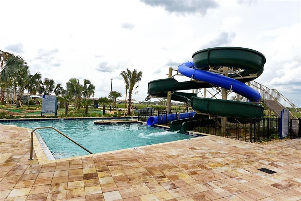 Stunning Townhome With Private Pool - Storey - 5021 Ww