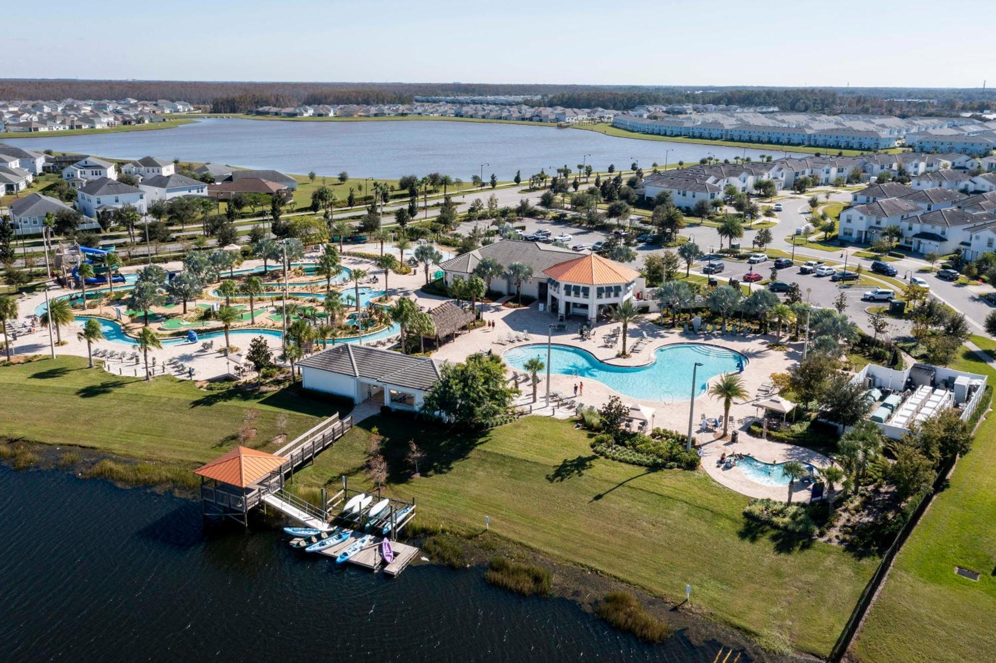 Stunning Townhome With Private Pool - Storey - 5021 Ww *