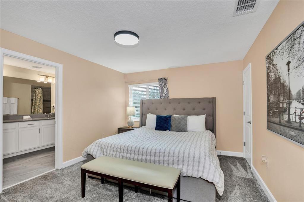 Stunning Townhome With Private Pool - Storey - 5021 Ww Holiday home *