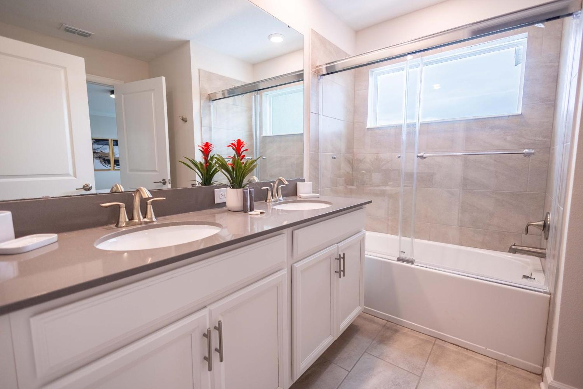 2901 Ss Discover Opulence 4-bedroom With Pool, And Magical Themed Rooms!