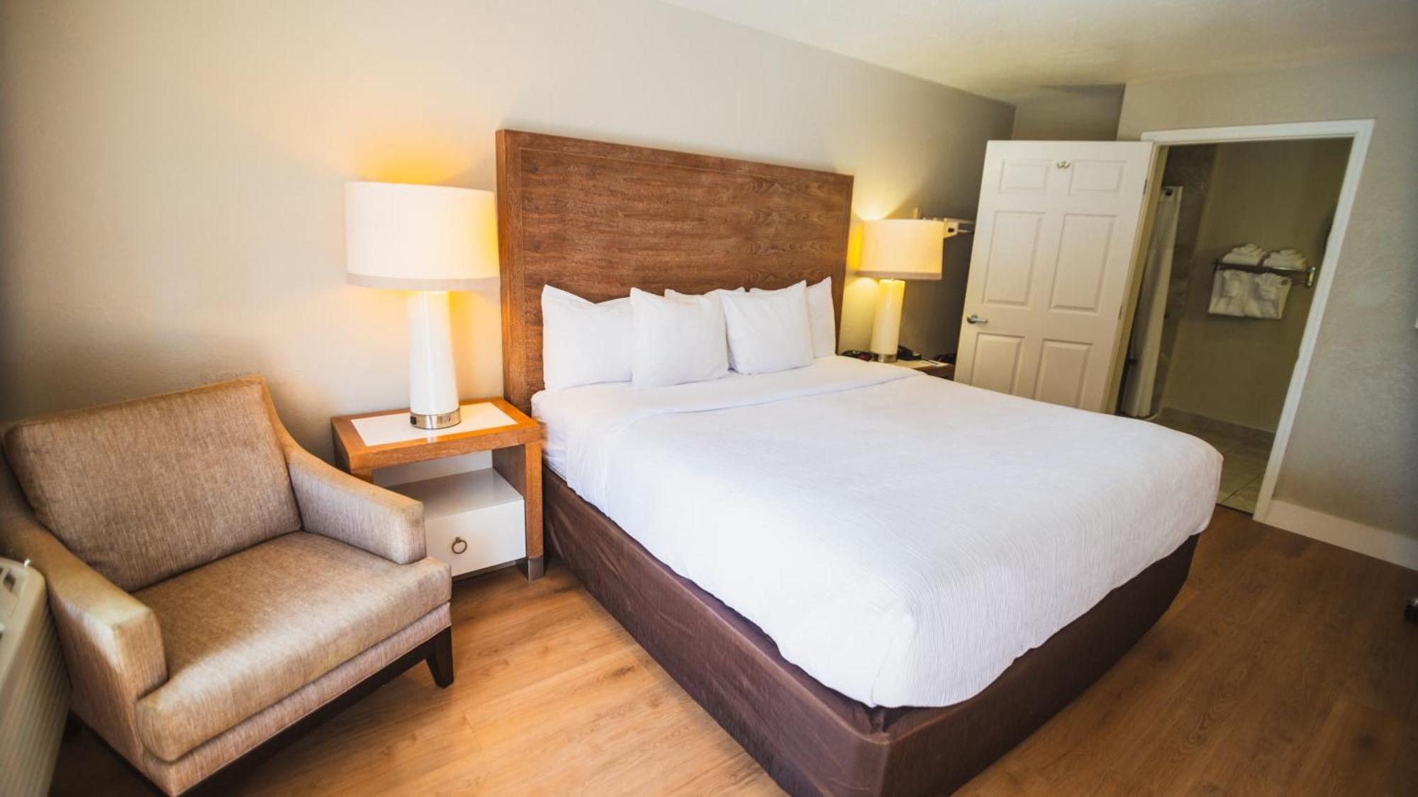 Hotel Quality & By The Parks
