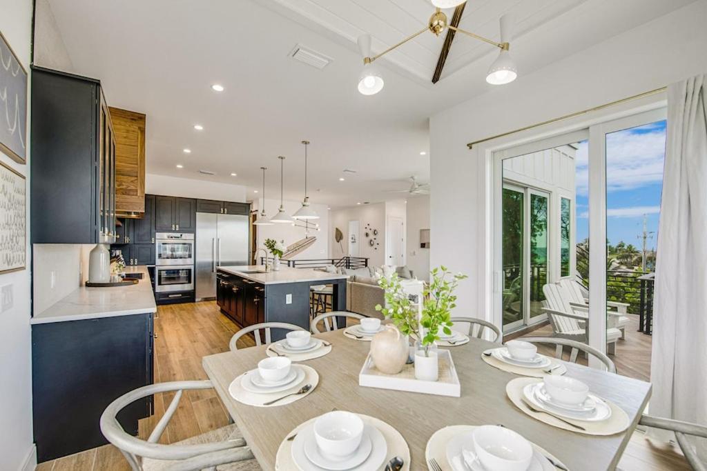 Holiday home Mariners Crossing - Stunning Luxury W Gulf Views From Every Rooftop Deck Poolspa Bradenton Beach