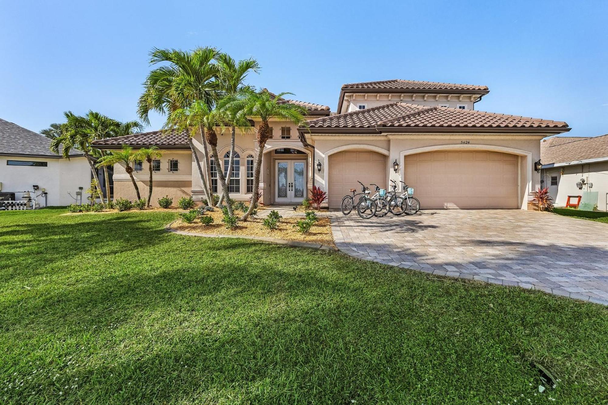 Stunning Luxury! Gulf Access, Pool Table - Harbour Haven - Roelens Cape Coral