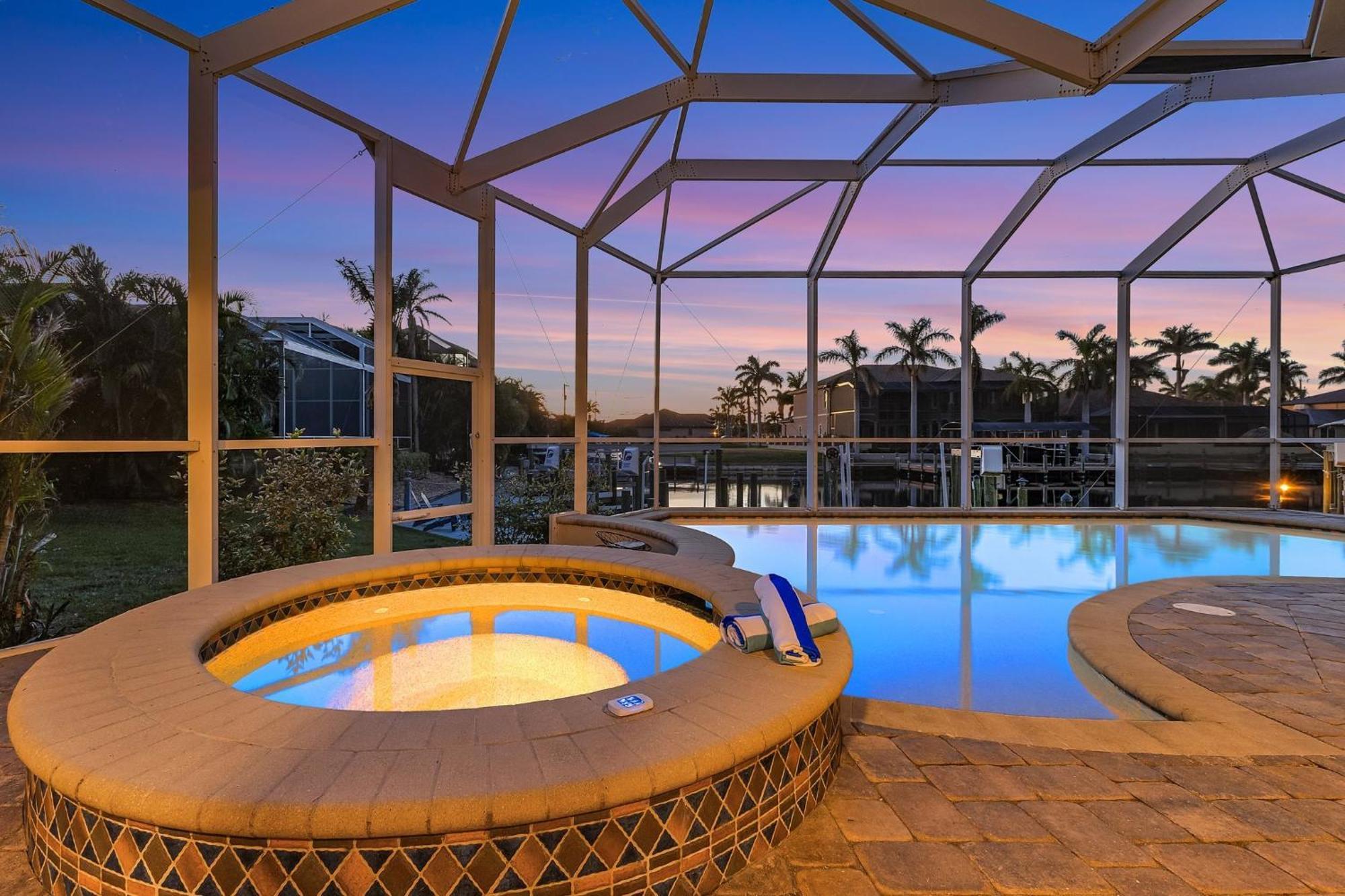 Stunning Luxury! Gulf Access, Pool Table - Harbour Haven - Roelens