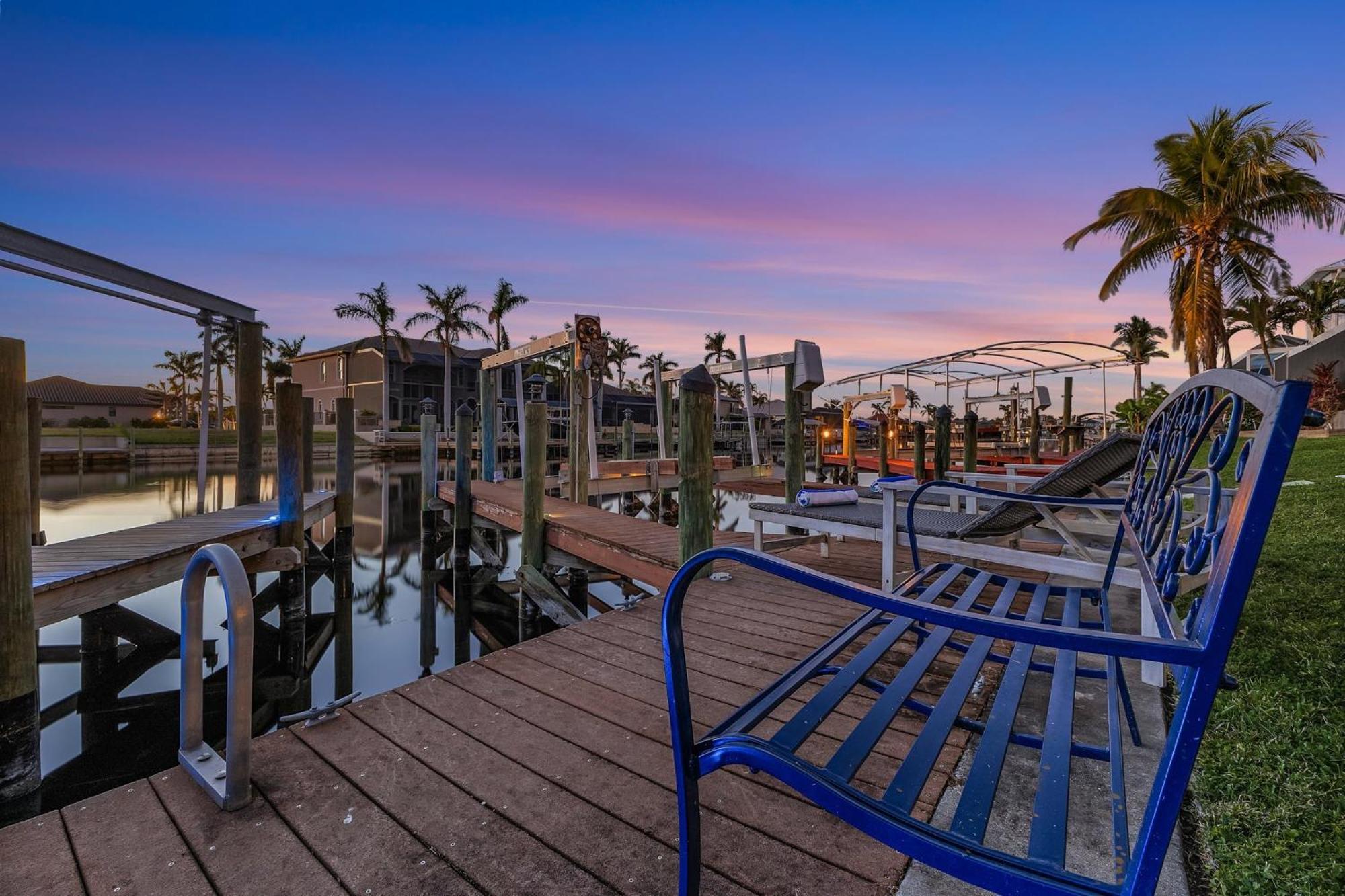 Holiday home Stunning Luxury! Gulf Access, Pool Table - Harbour Haven - Roelens Cape Coral
