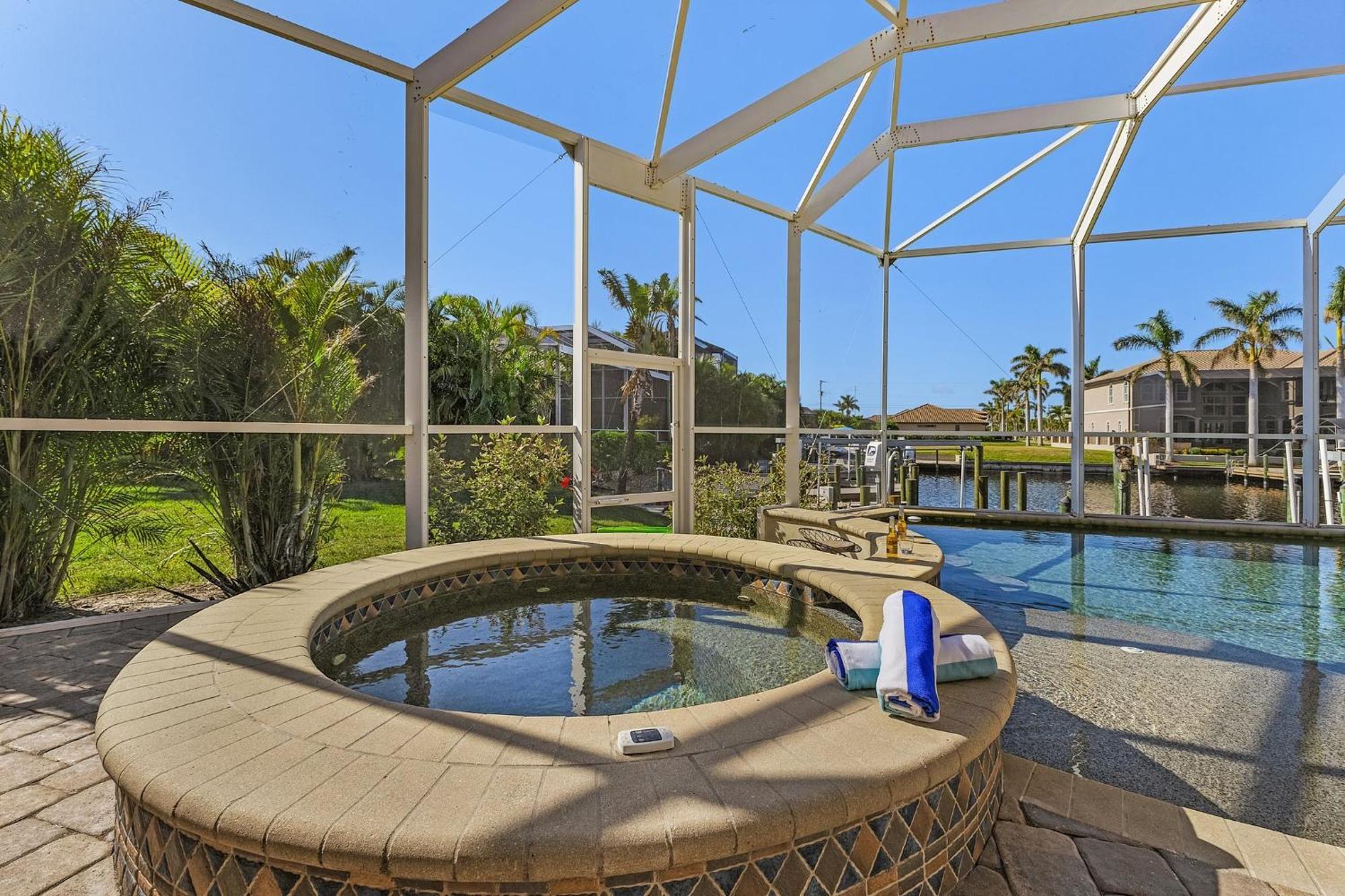 Stunning Luxury! Gulf Access, Pool Table - Harbour Haven - Roelens * Cape Coral