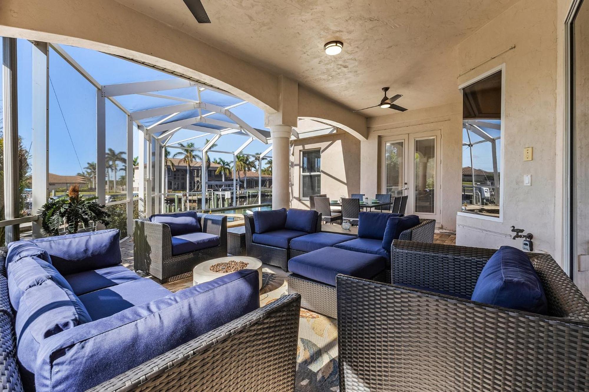 Stunning Luxury! Gulf Access, Pool Table - Harbour Haven - Roelens Holiday home *