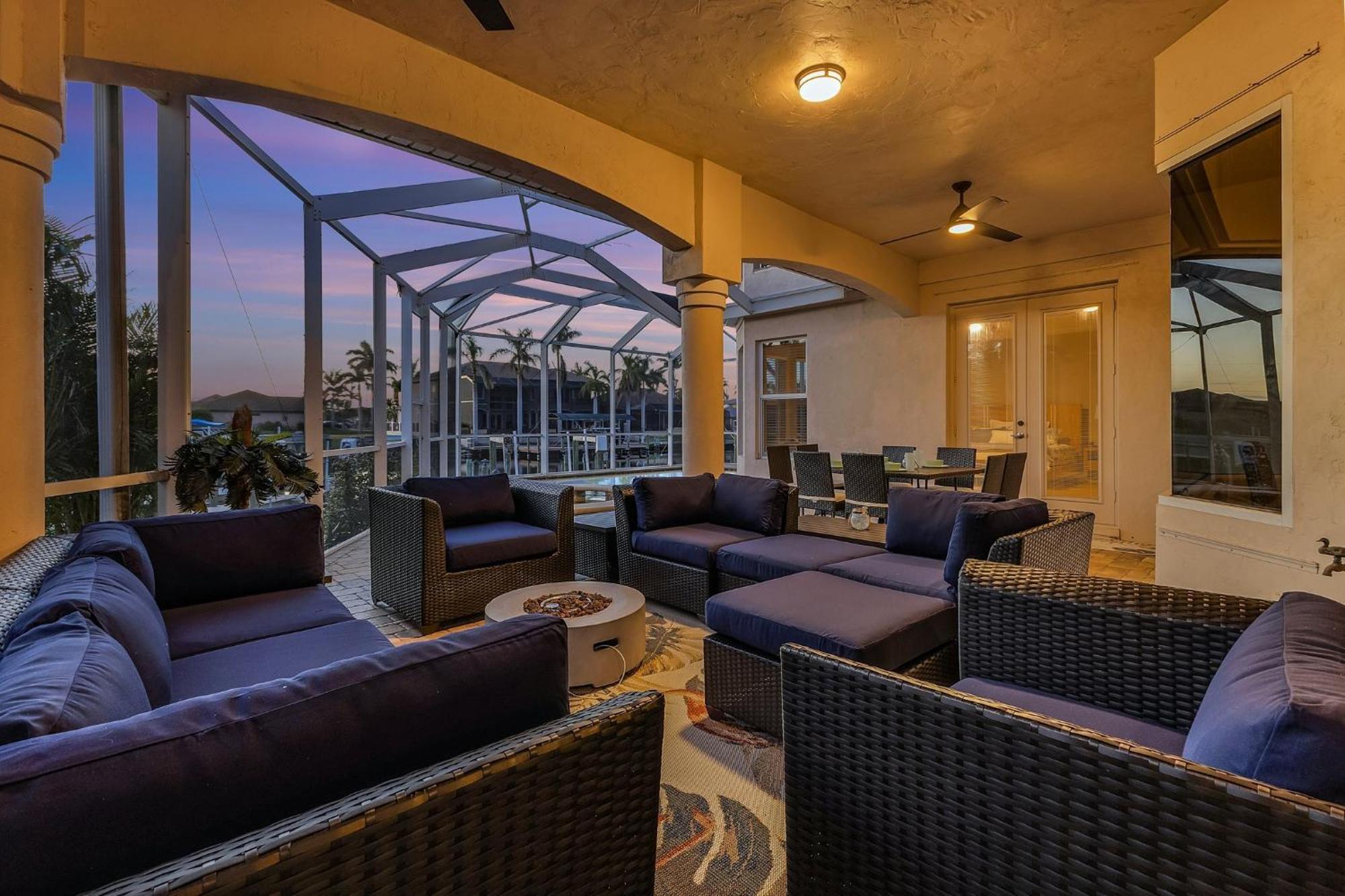 Stunning Luxury! Gulf Access, Pool Table - Harbour Haven - Roelens * Cape Coral