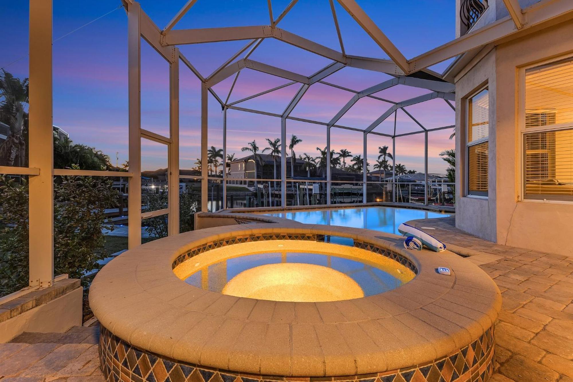 Stunning Luxury! Gulf Access, Pool Table - Harbour Haven - Roelens