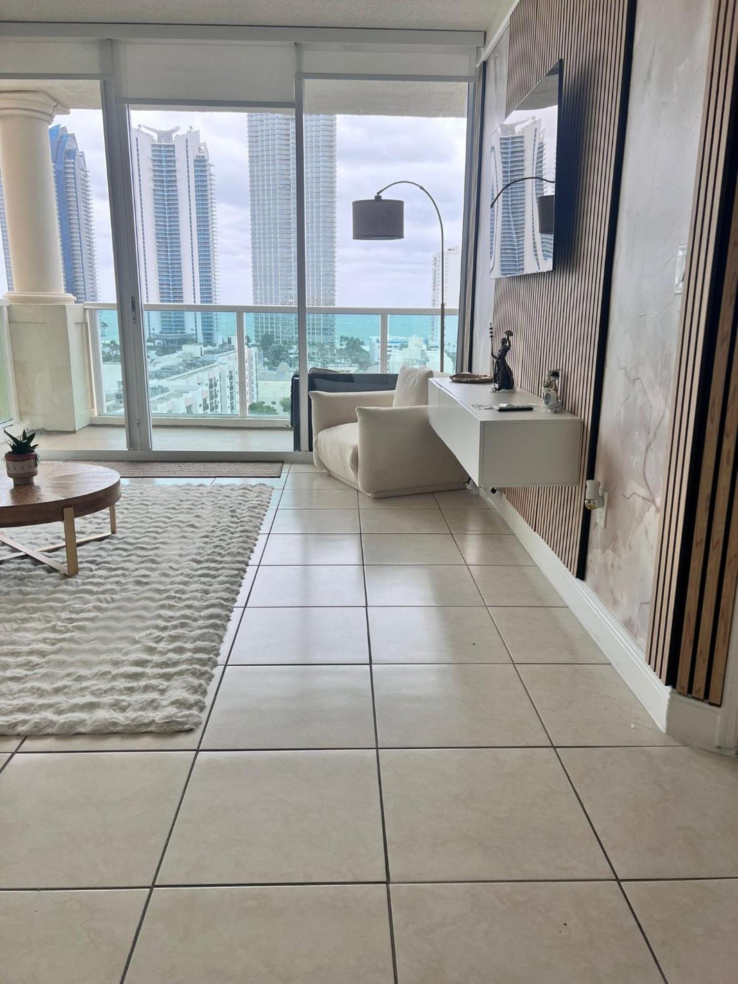 Fantasy Apartment Sunny Isles Beach