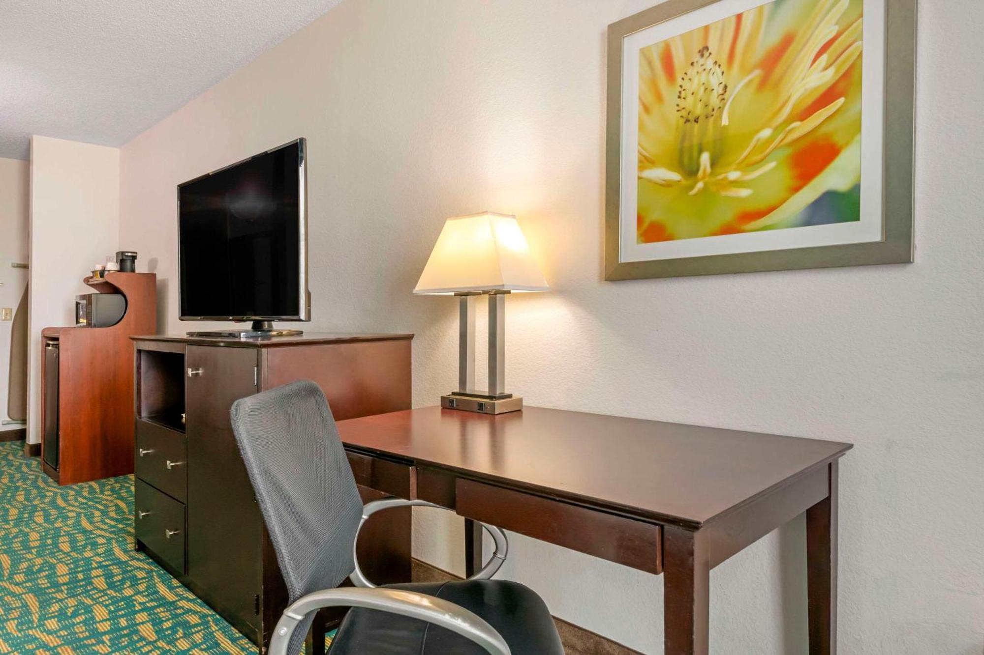 Comfort & Lauderdale West Turnpike Fort Lauderdale