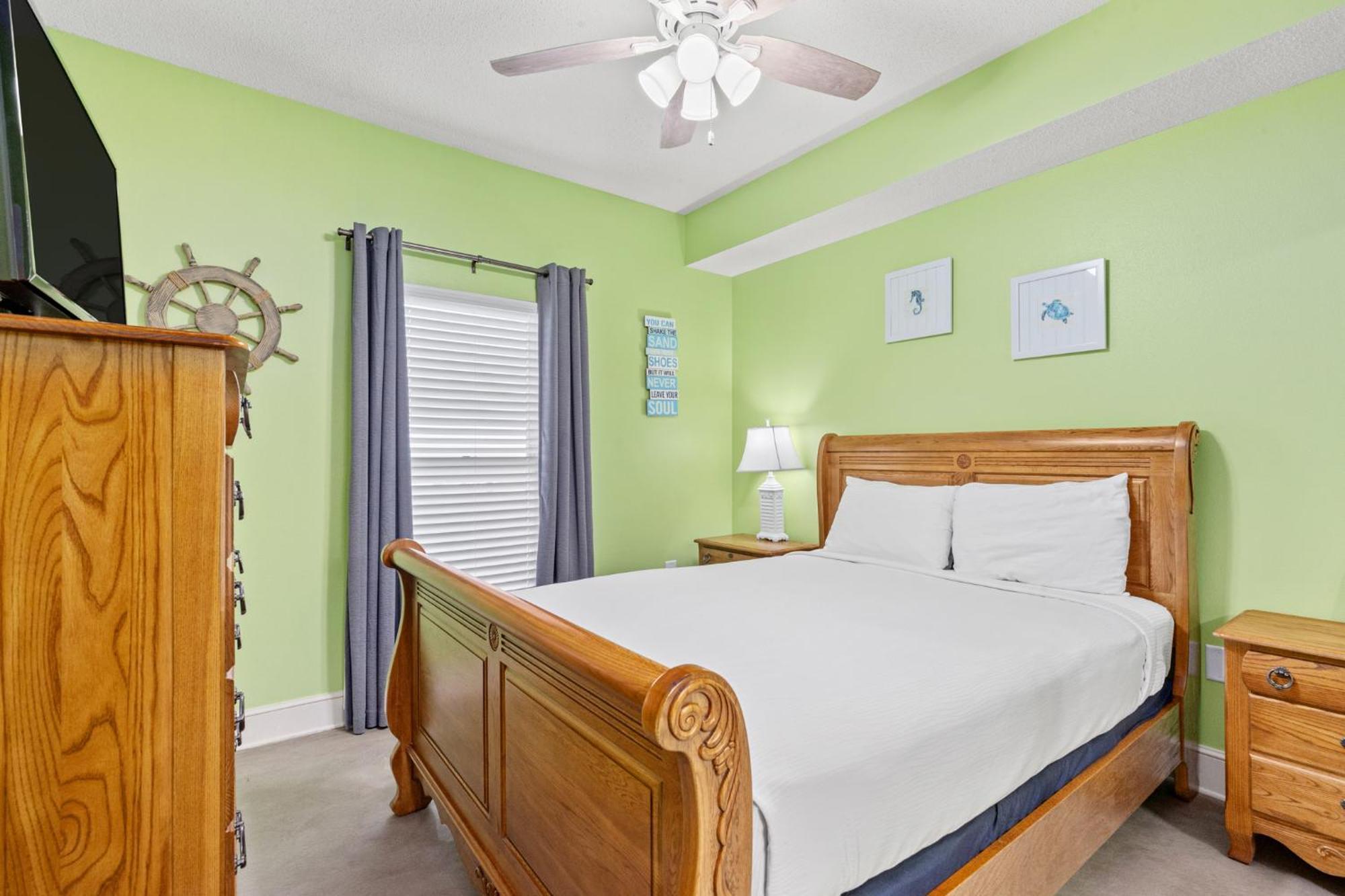 Resort Official Majestic - Over 60 Units - Ocean Front, Panama Beach, Fl 4*
