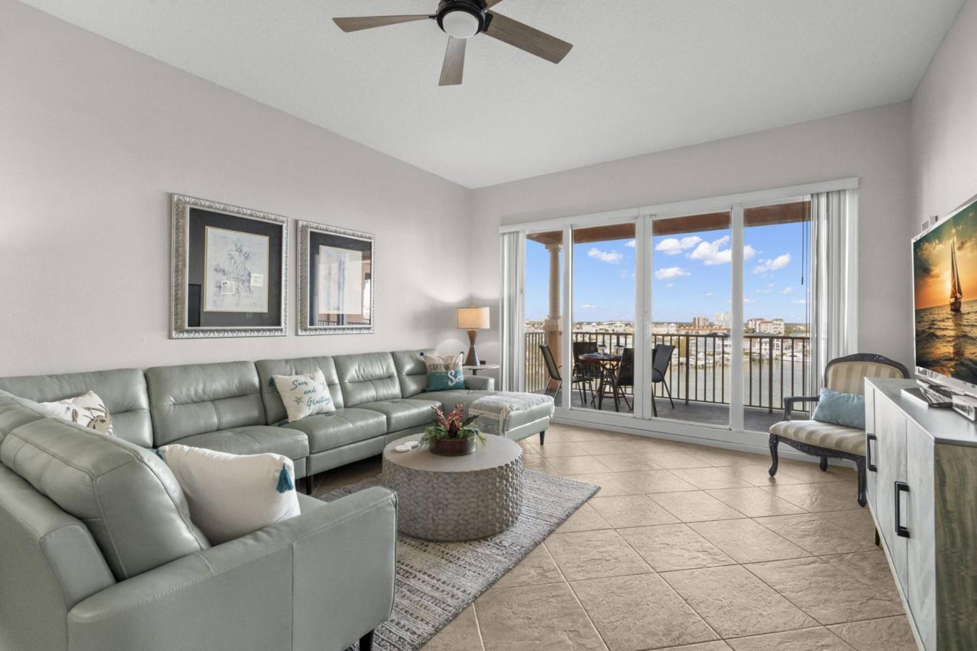 603 Harborview Grande *