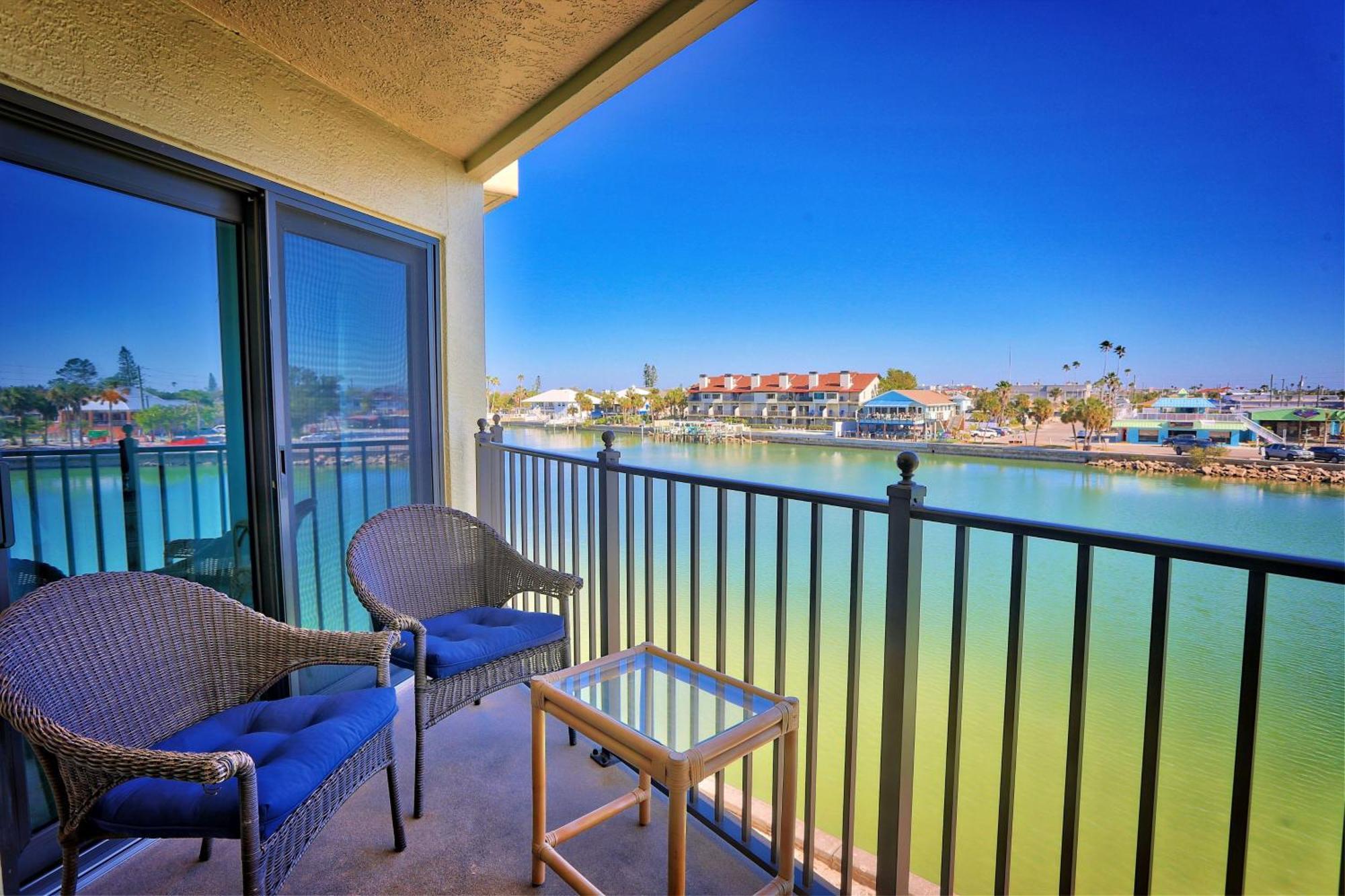 Land's End 4-304 Bay Front - Premier Holiday home *
