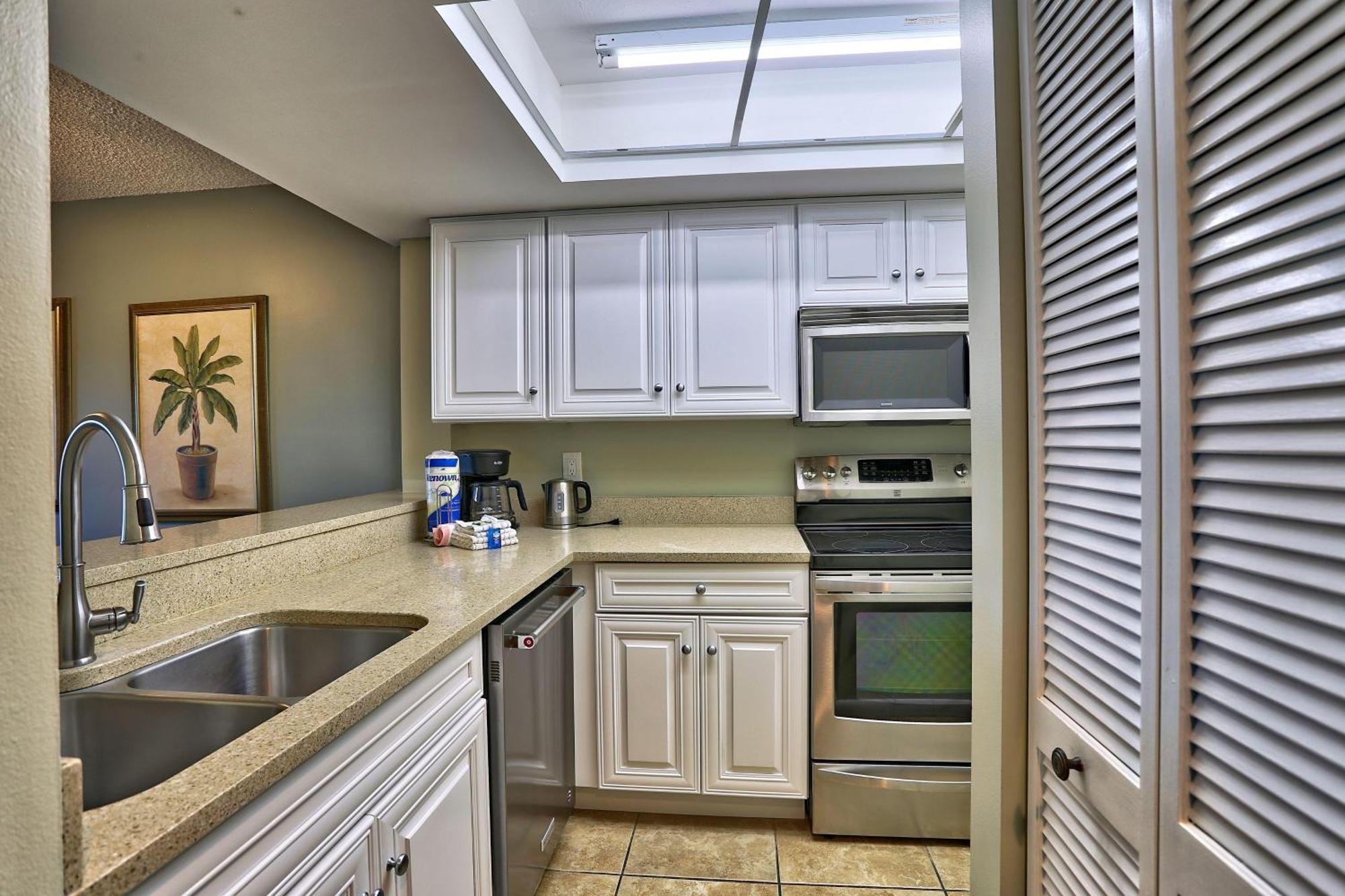Land's End 4-304 Bay Front - Premier St. Pete Beach