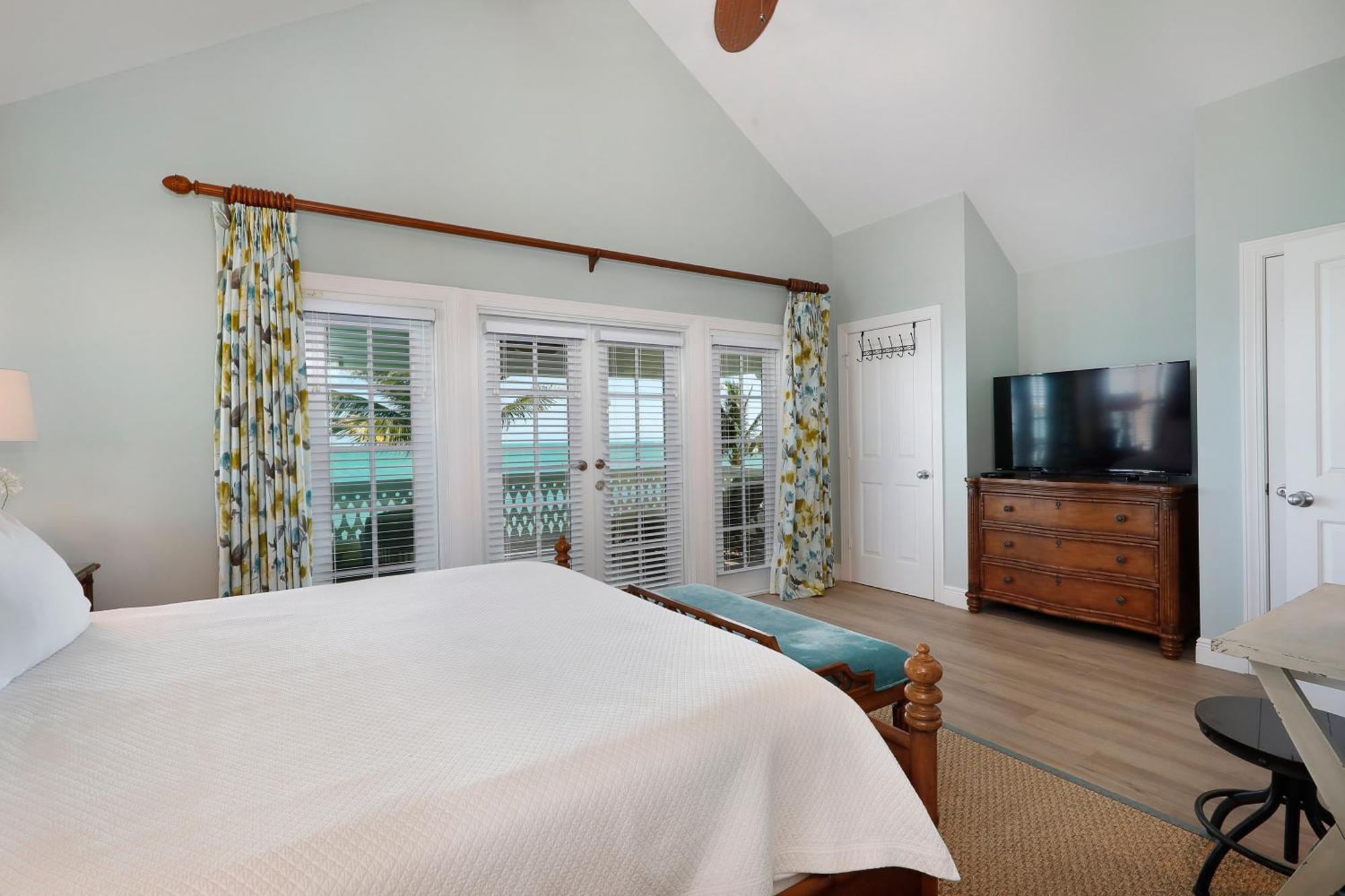 Villa Waterfront Luxury 62 With Sunset Views And Boat Slip