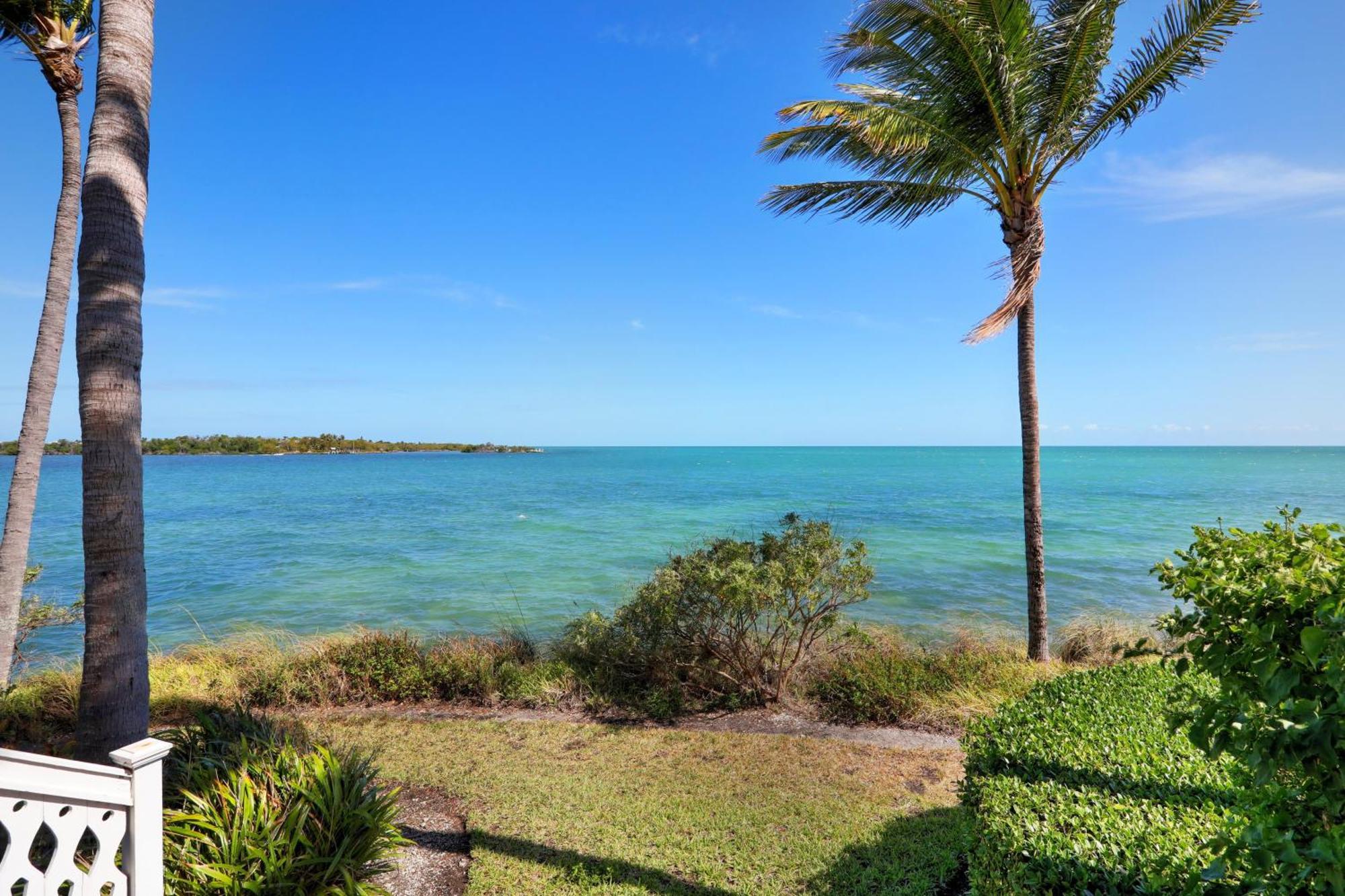 Villa Waterfront Luxury 62 With Sunset Views And Boat Slip Marathon