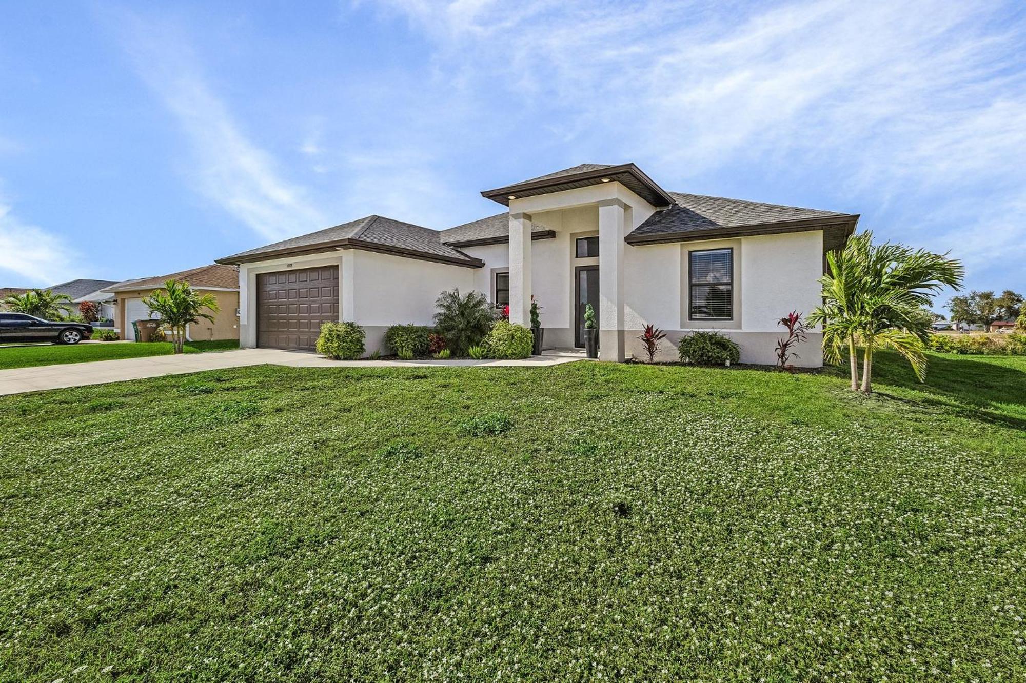 Brand New & Luxurious, Sunsets, Heated Pool & - Palm Breeze - Roelens * Cape Coral