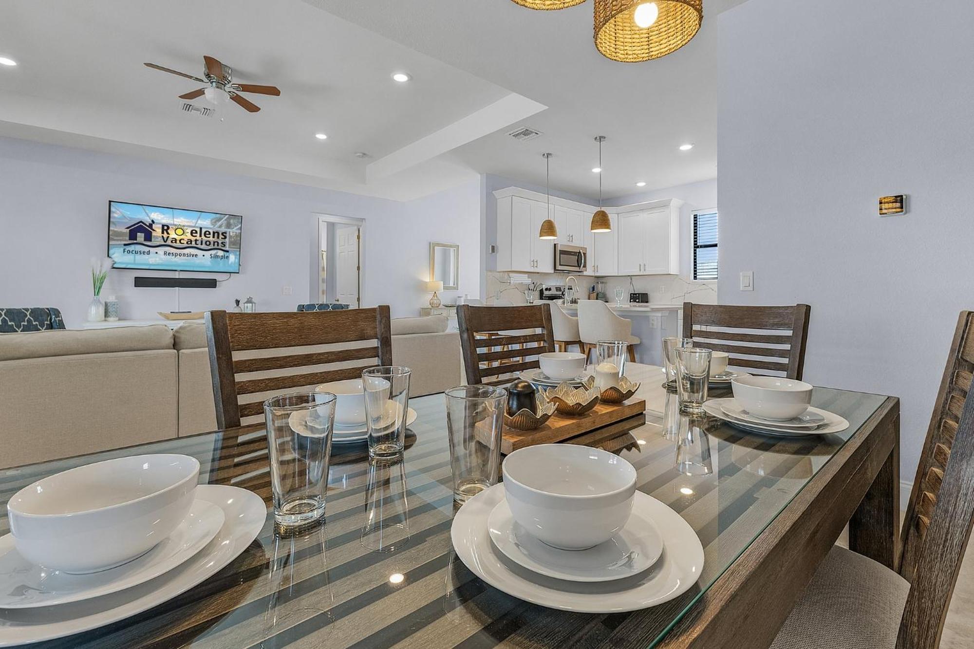 Holiday home Brand New & Luxurious, Sunsets, Heated Pool & - Palm Breeze - Roelens Cape Coral