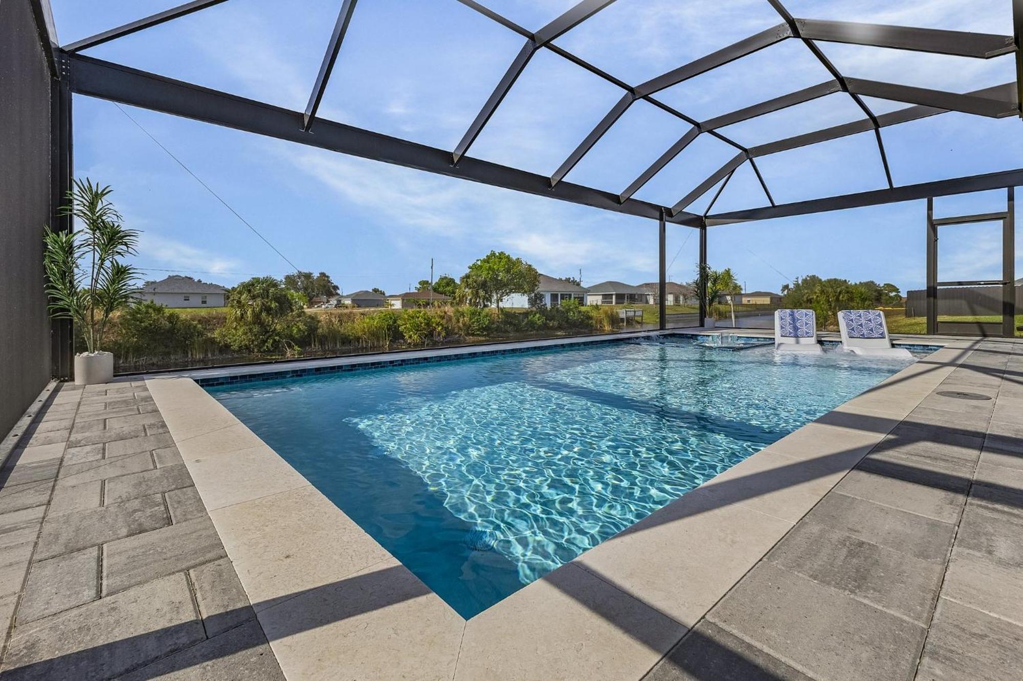 Brand New & Luxurious, Sunsets, Heated Pool & - Palm Breeze - Roelens Cape Coral