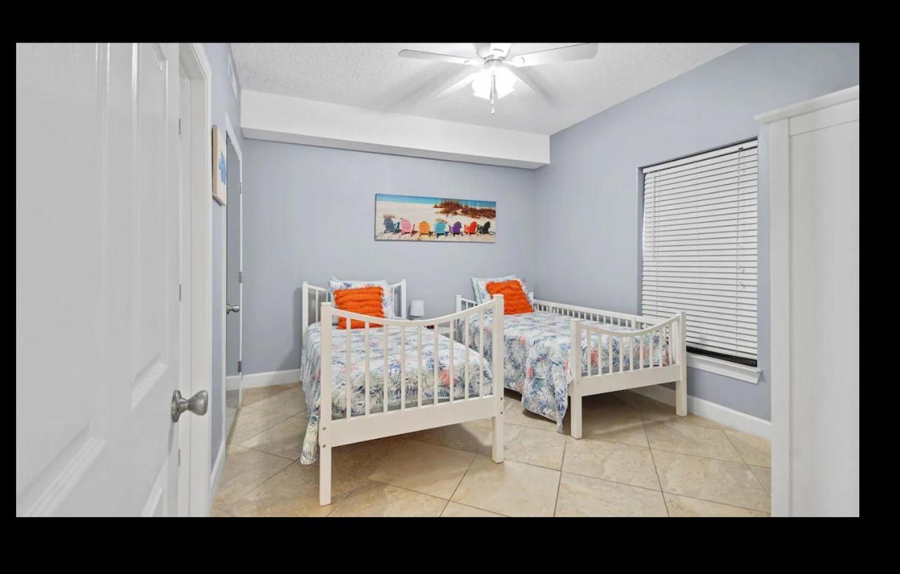 Beautiful Beachfront Views - The Retreat At Emerald Isle *