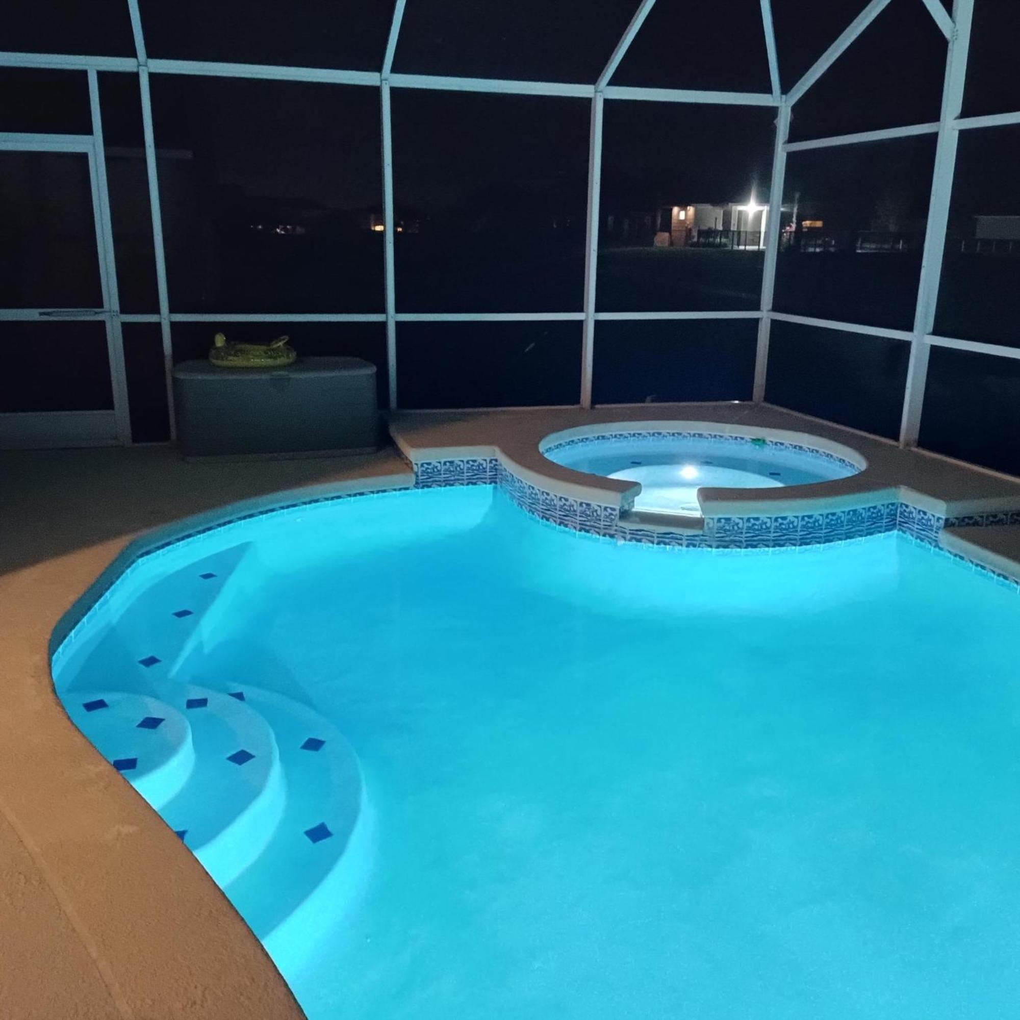 Poolside Paradise Villa Davenport