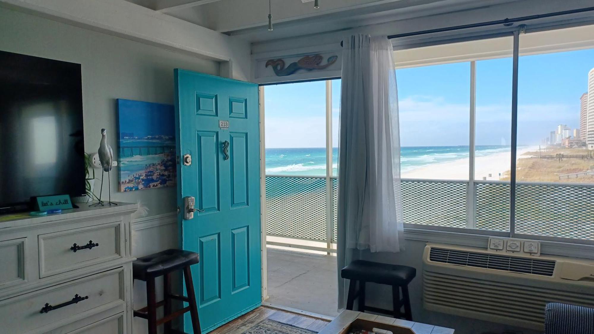 Couples Getaway, Honeymoon Sweet, Perfectly Cozy Front With Kitchen, Pool, Free Parking,check-in At Door Aparthotel Panama City Beach