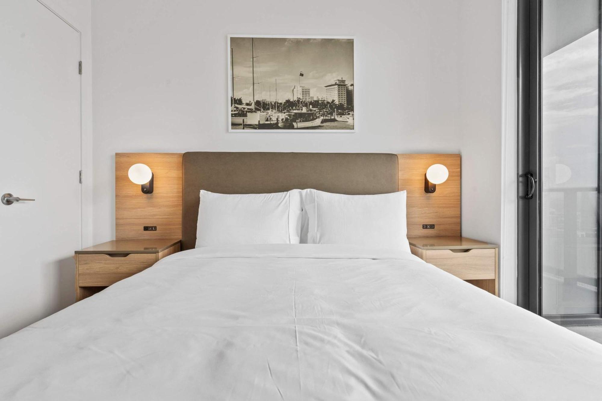 Bayside Breeze - Luxury Downtown Apartment Miami