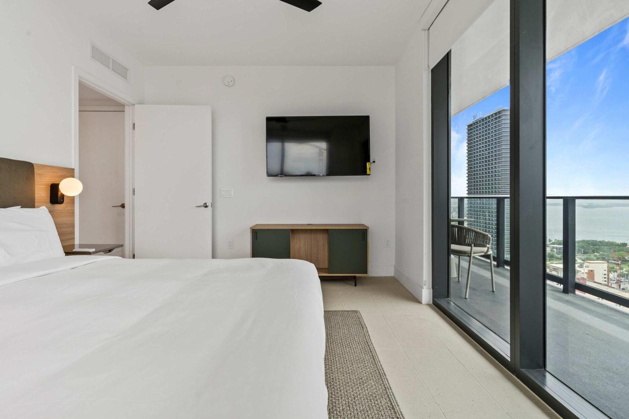Bayside Breeze - Luxury Downtown Miami