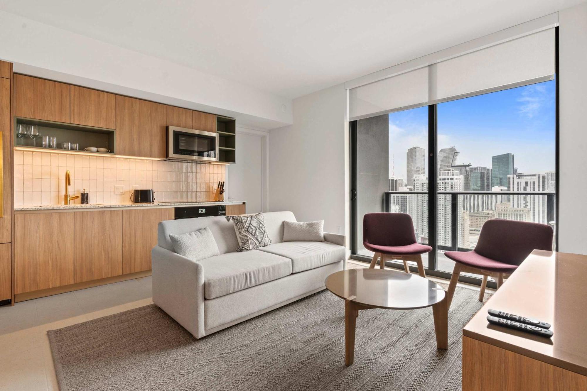 Bayside Breeze - Luxury Downtown