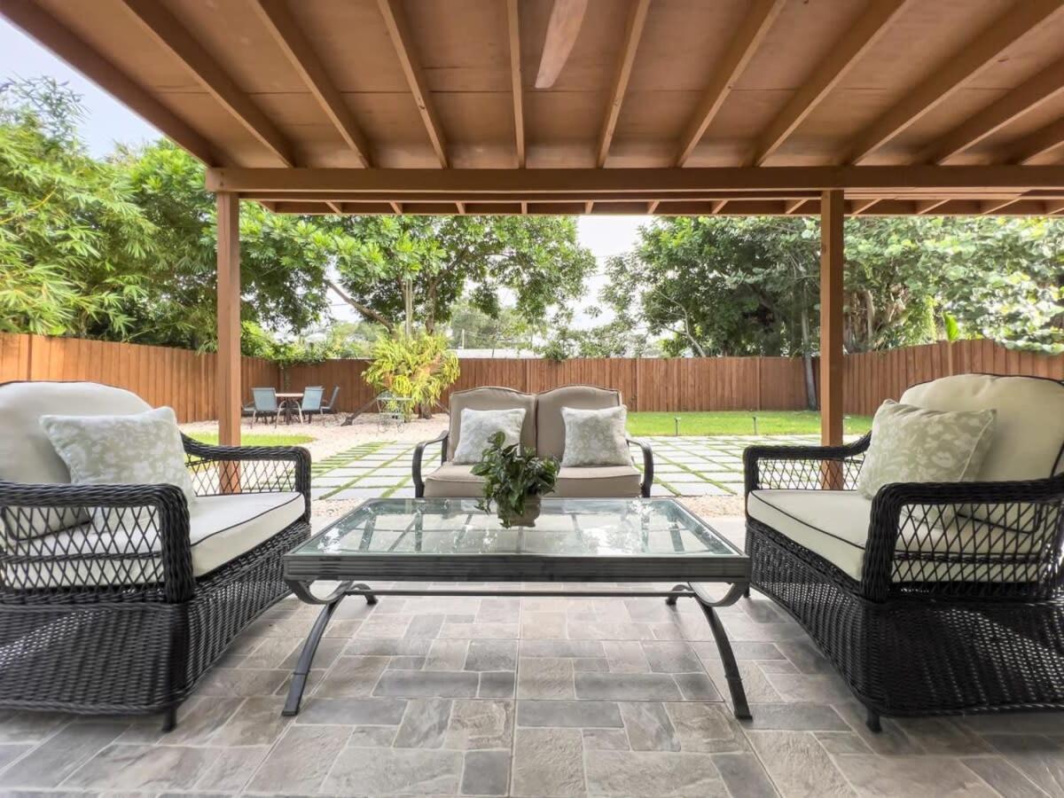 Wicker And Wine - Location Hot Tub Gated Yard Fort Lauderdale