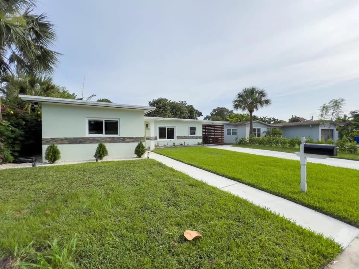 Wicker And Wine - Location Hot Tub Gated Yard Holiday home Fort Lauderdale