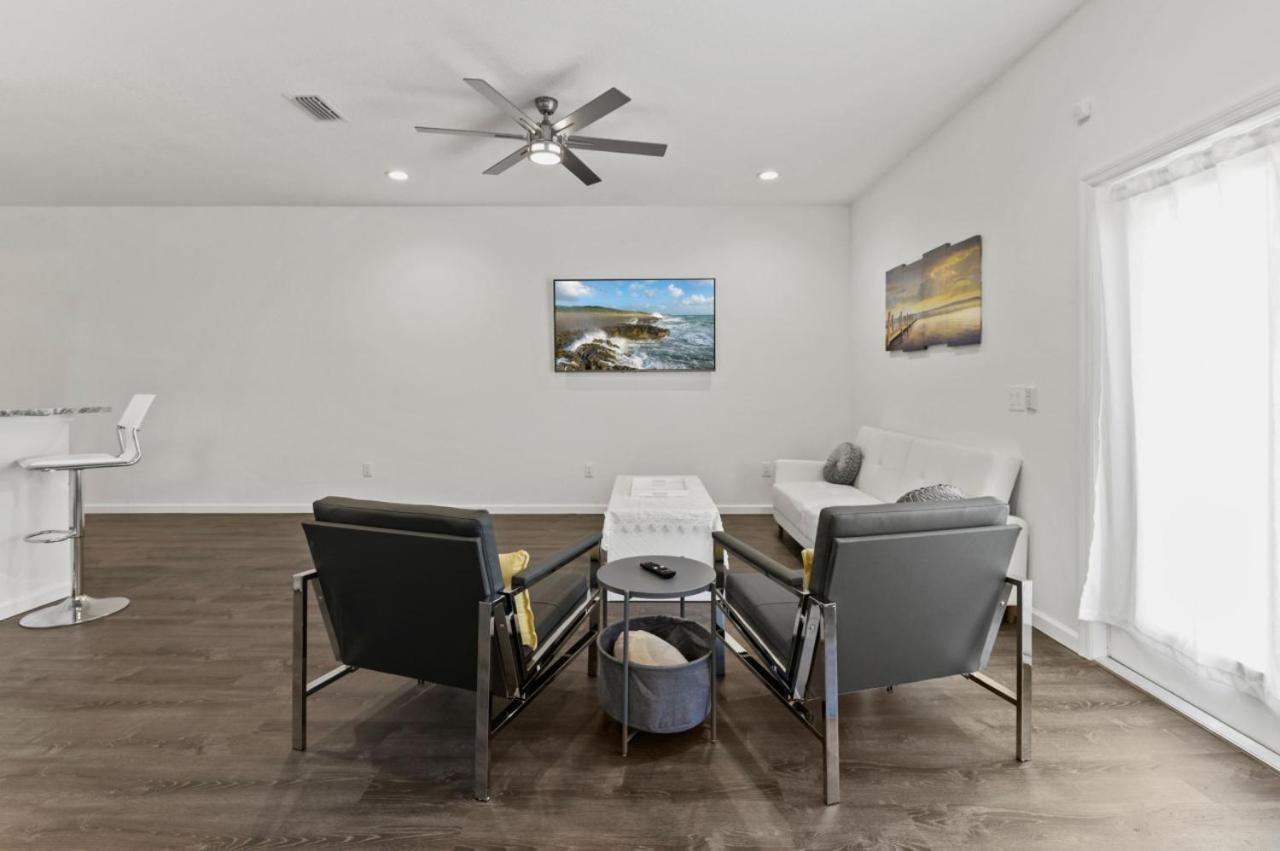 Holiday home Palm Oasis- Townhouse 2/2 W/garage *