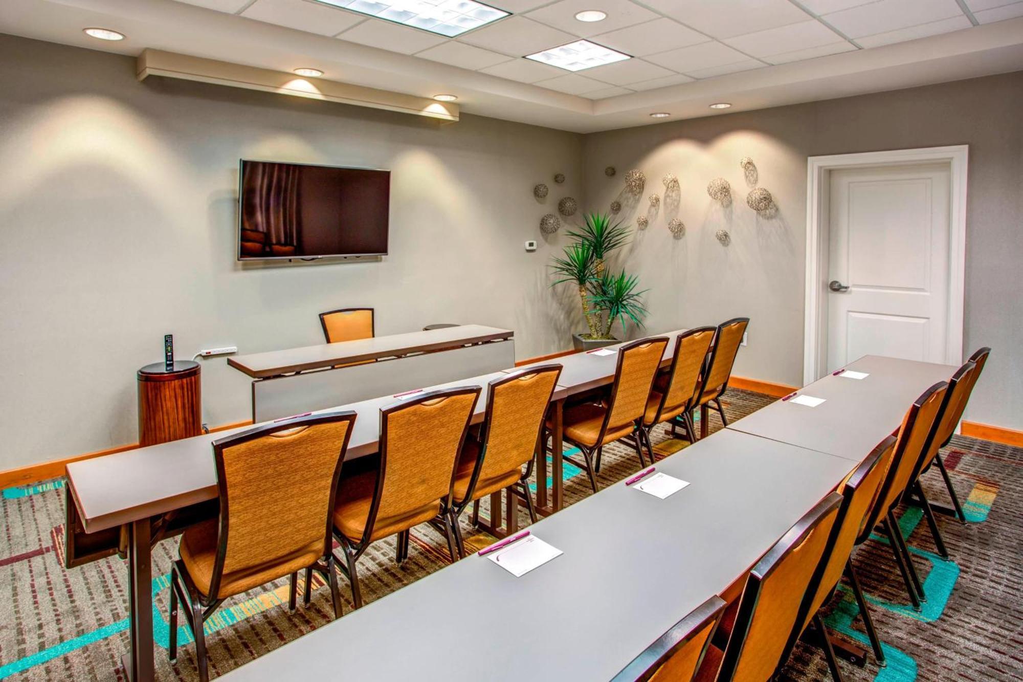 By Marriot Downtown 3* Clearwater