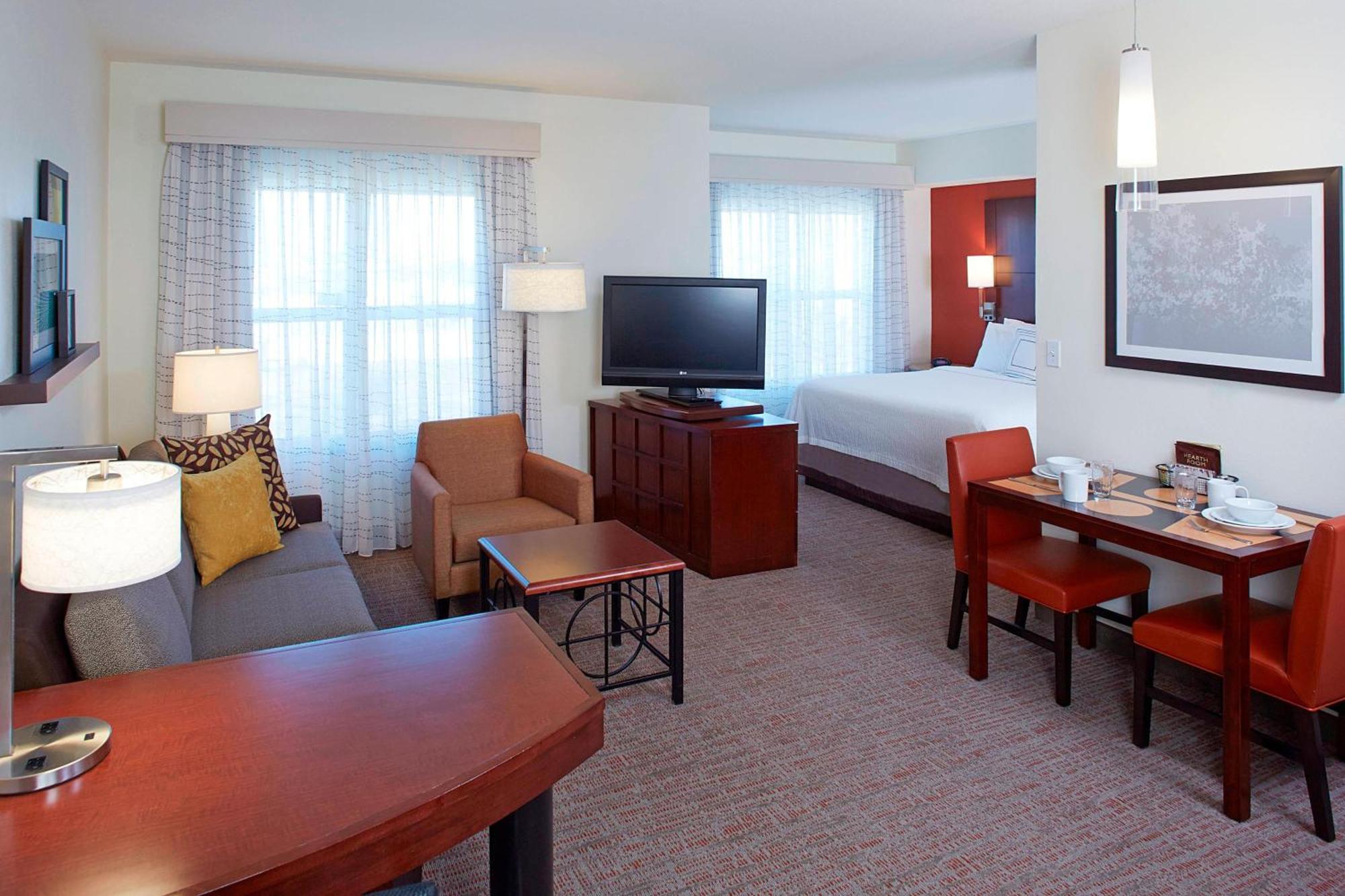 By Marriot Downtown 3*