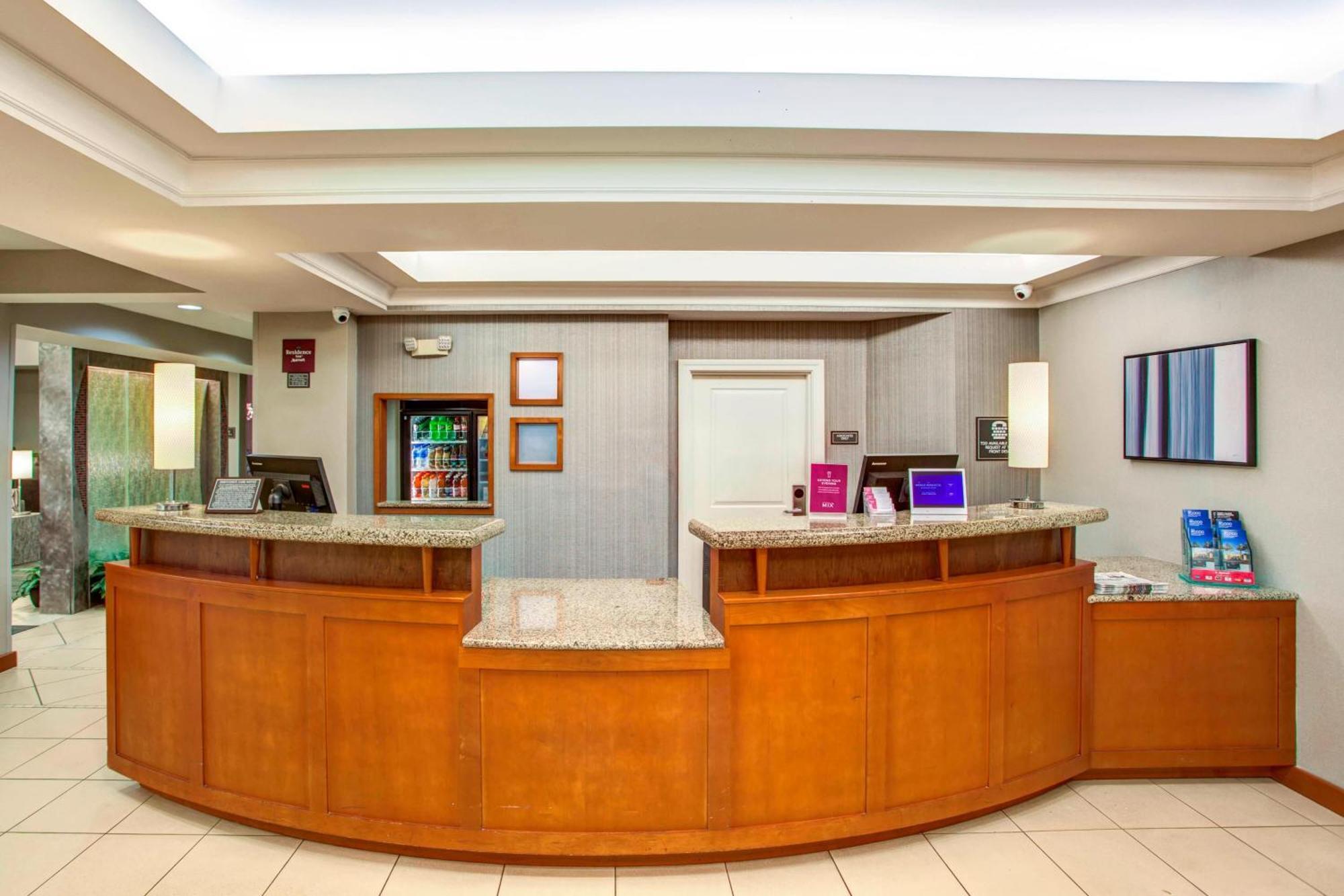 Hotel By Marriot Downtown 3*